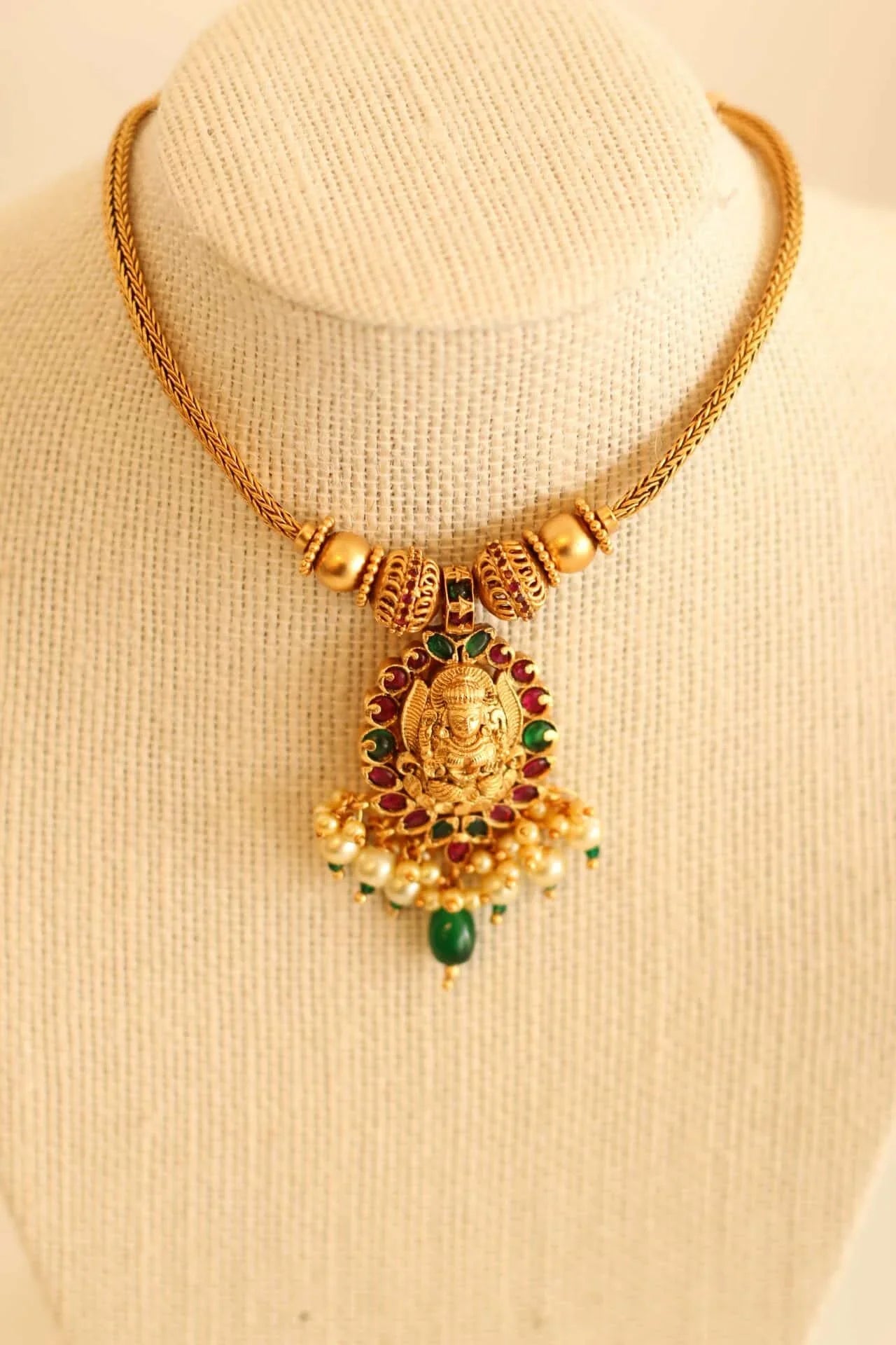 Simple temple pendant Necklace