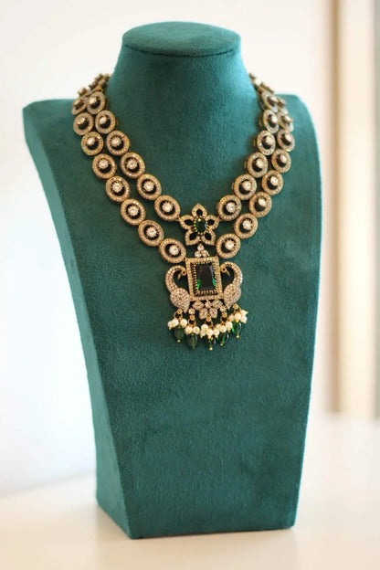 A1-Premium Victorian design necklace set with emerald green stones