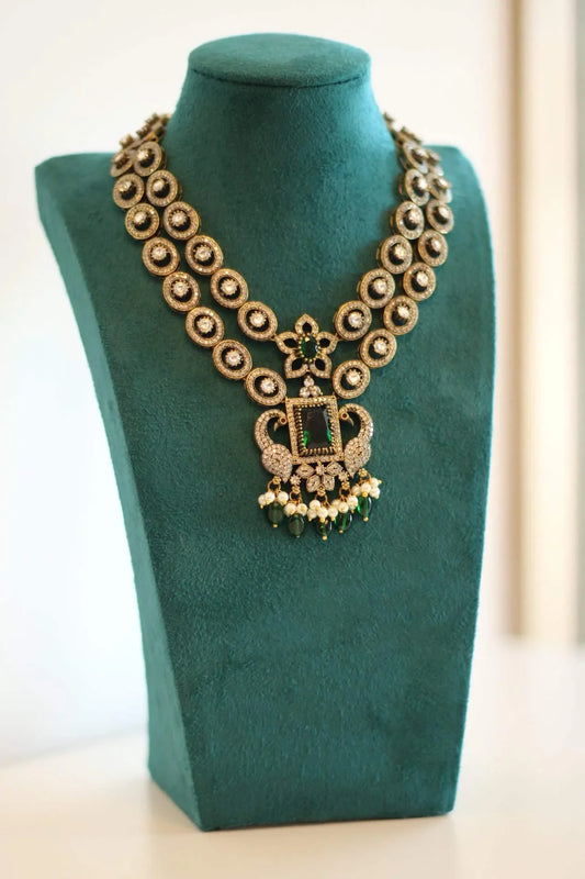 A1-Premium Victorian design necklace set with emerald green stones