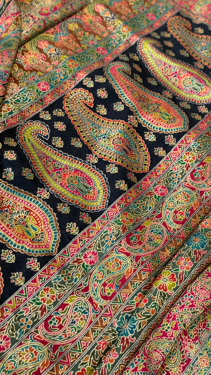 A Kashmiri Pashmina Banarasi Handwoven Floral Saree - Black