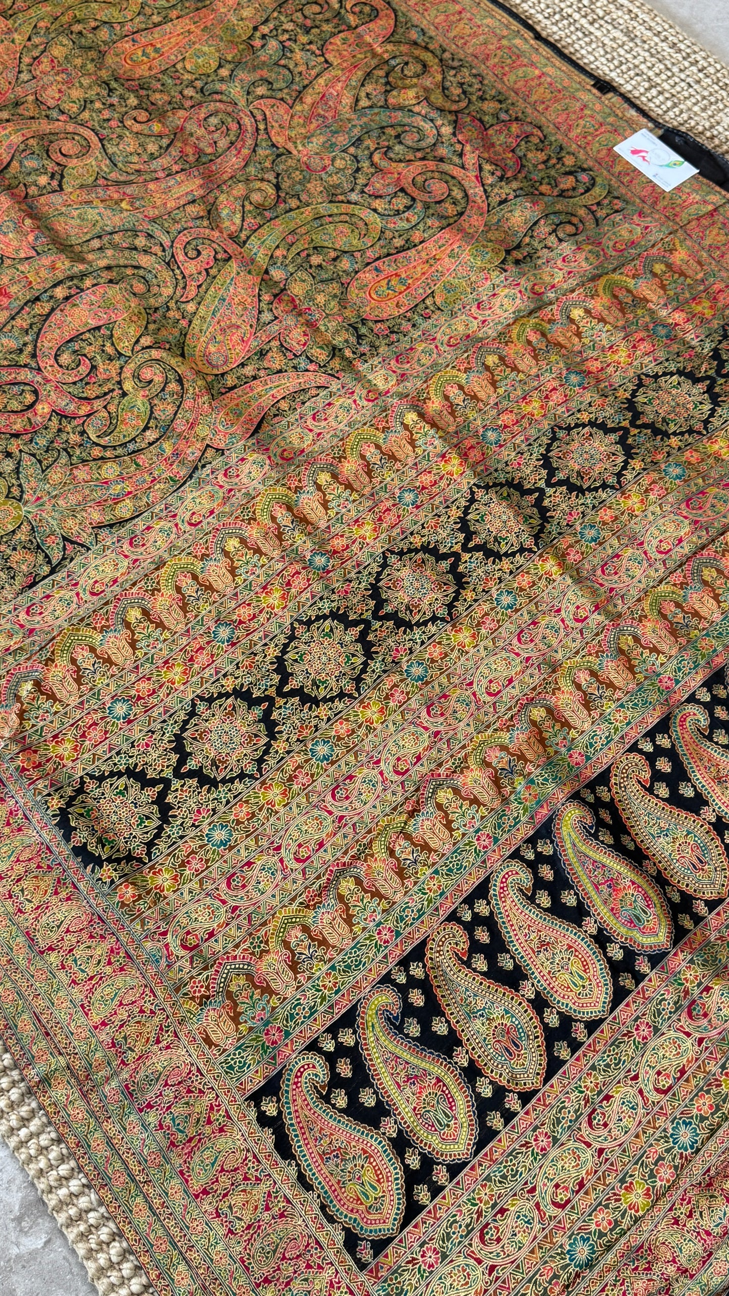 A Kashmiri Pashmina Banarasi Handwoven Floral Saree - Black