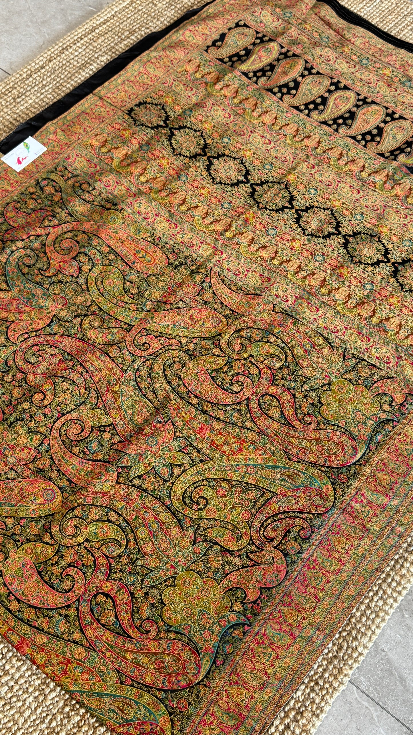 A Kashmiri Pashmina Banarasi Handwoven Floral Saree - Black