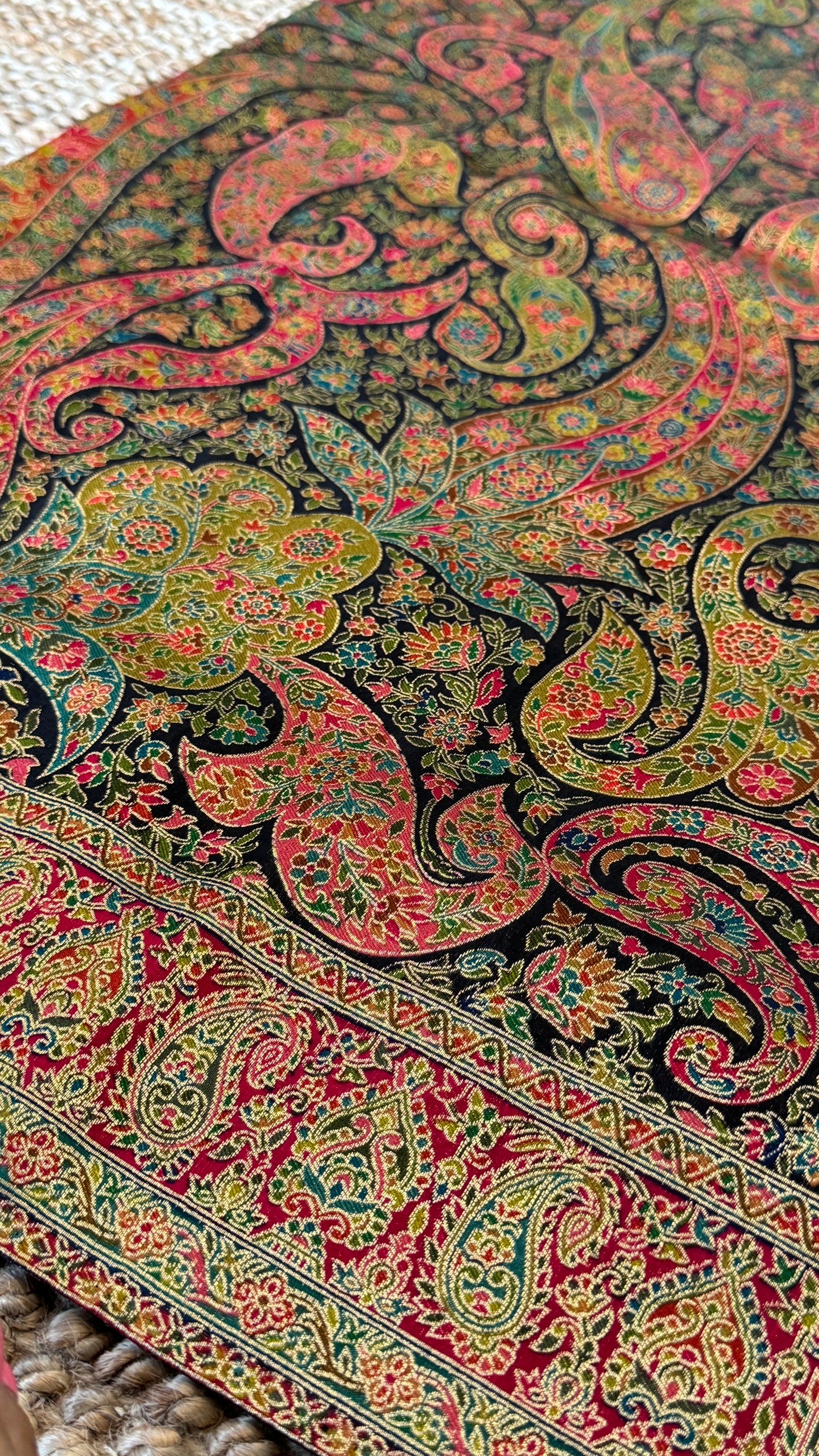 A Kashmiri Pashmina Banarasi Handwoven Floral Saree - Black