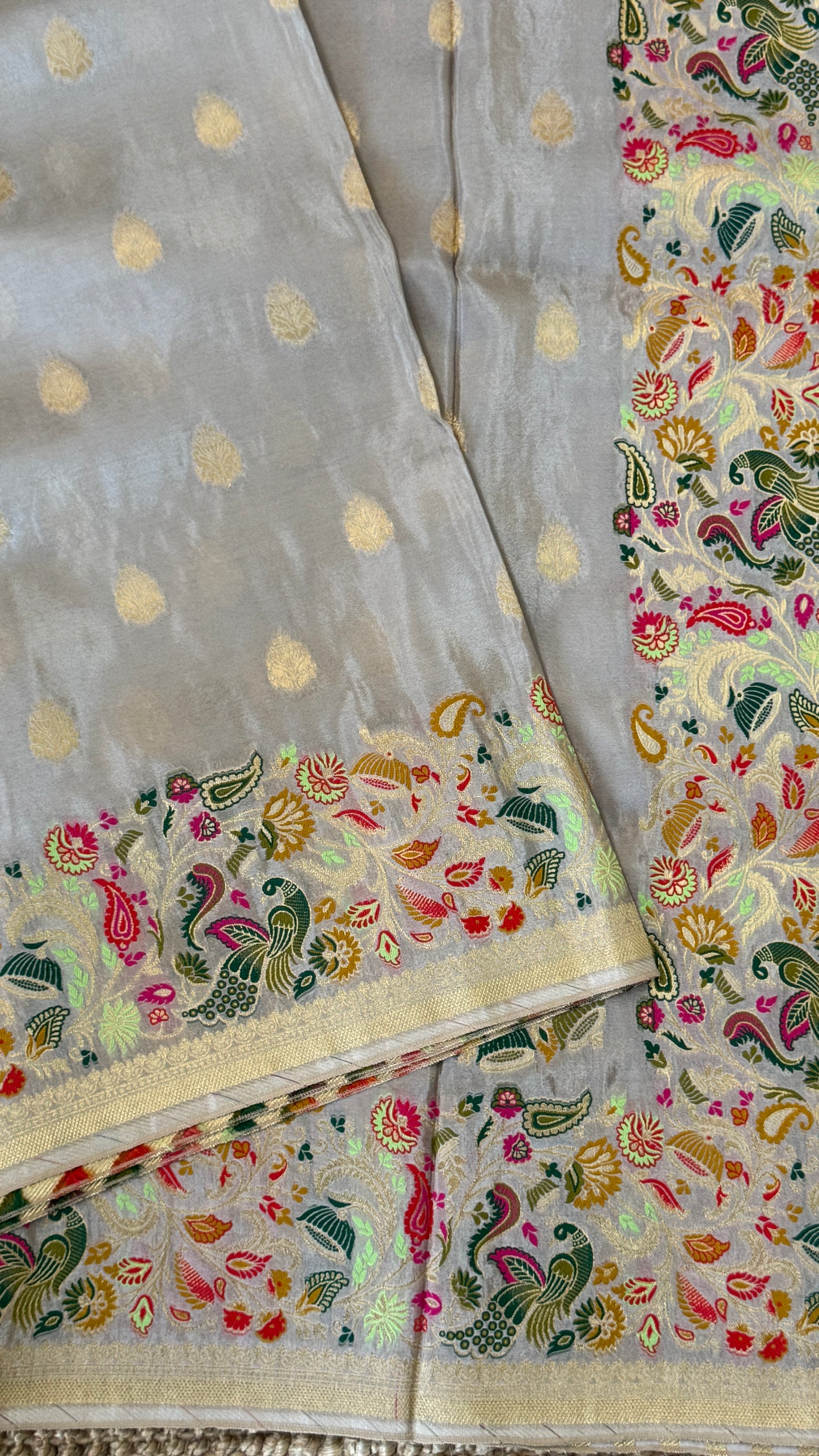 Soft Tissue Silk Saree – Elegant Light Grey with Intricate Weaving