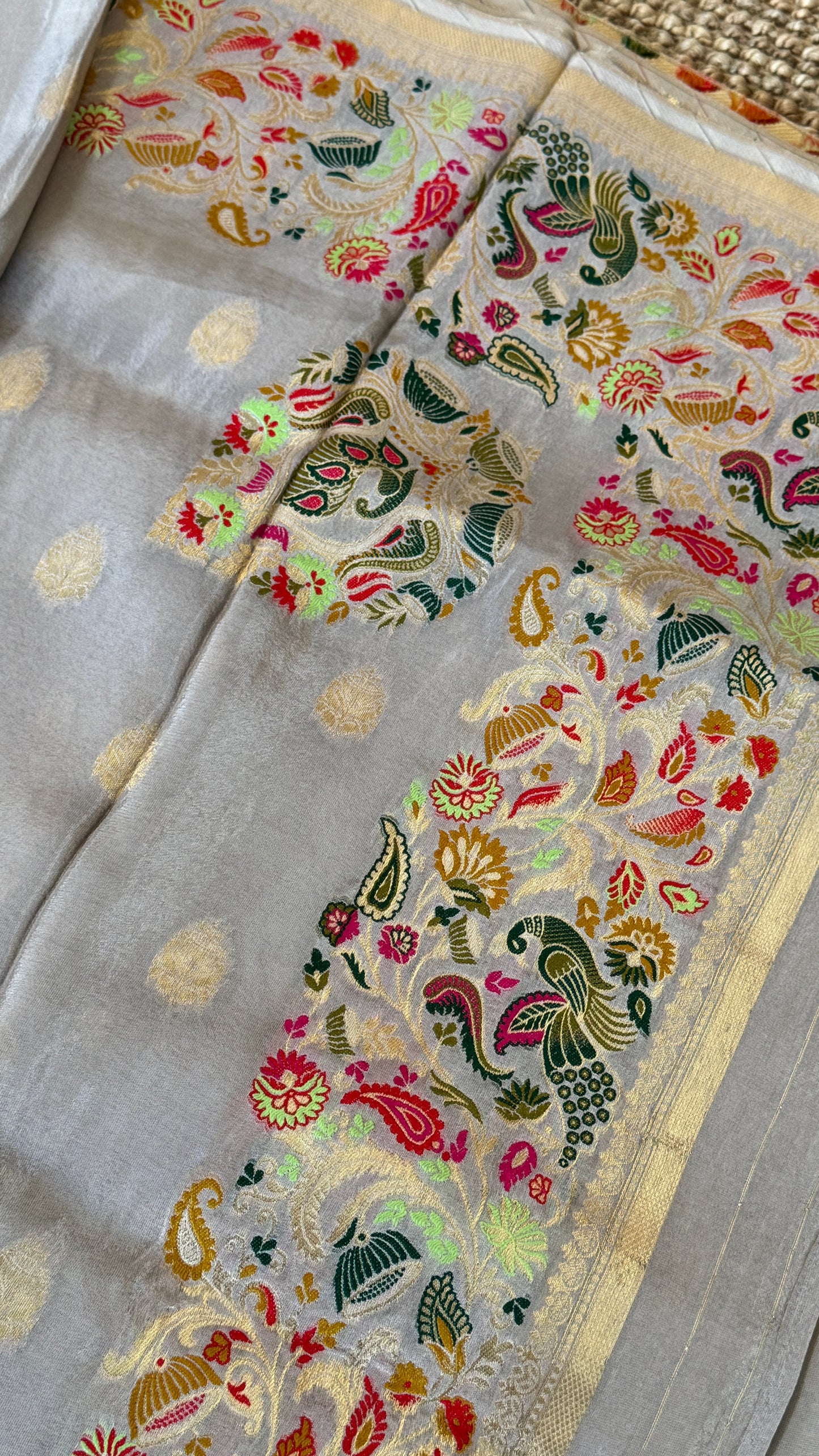 Soft Tissue Silk Saree – Elegant Light Grey with Intricate Weaving