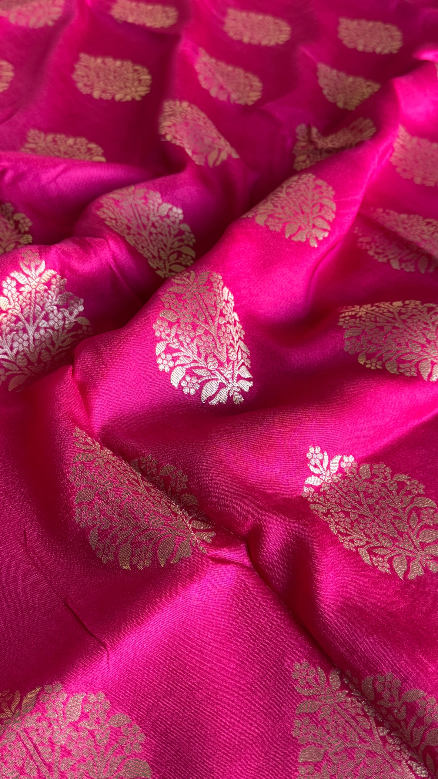 Munga Silk Banarasi Sarees -Hot Pink Elegance