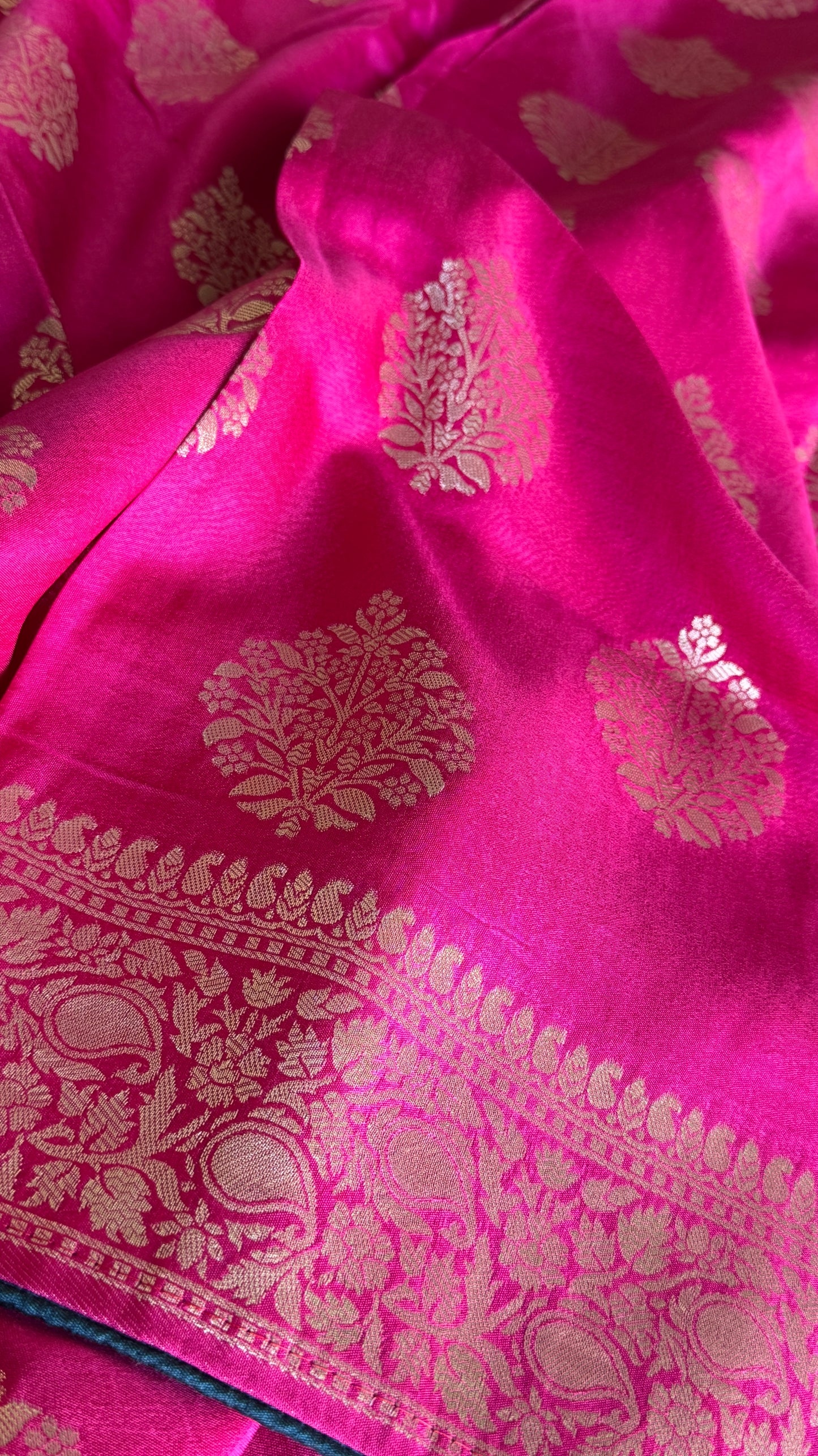 Munga Silk Banarasi Sarees -Hot Pink Elegance