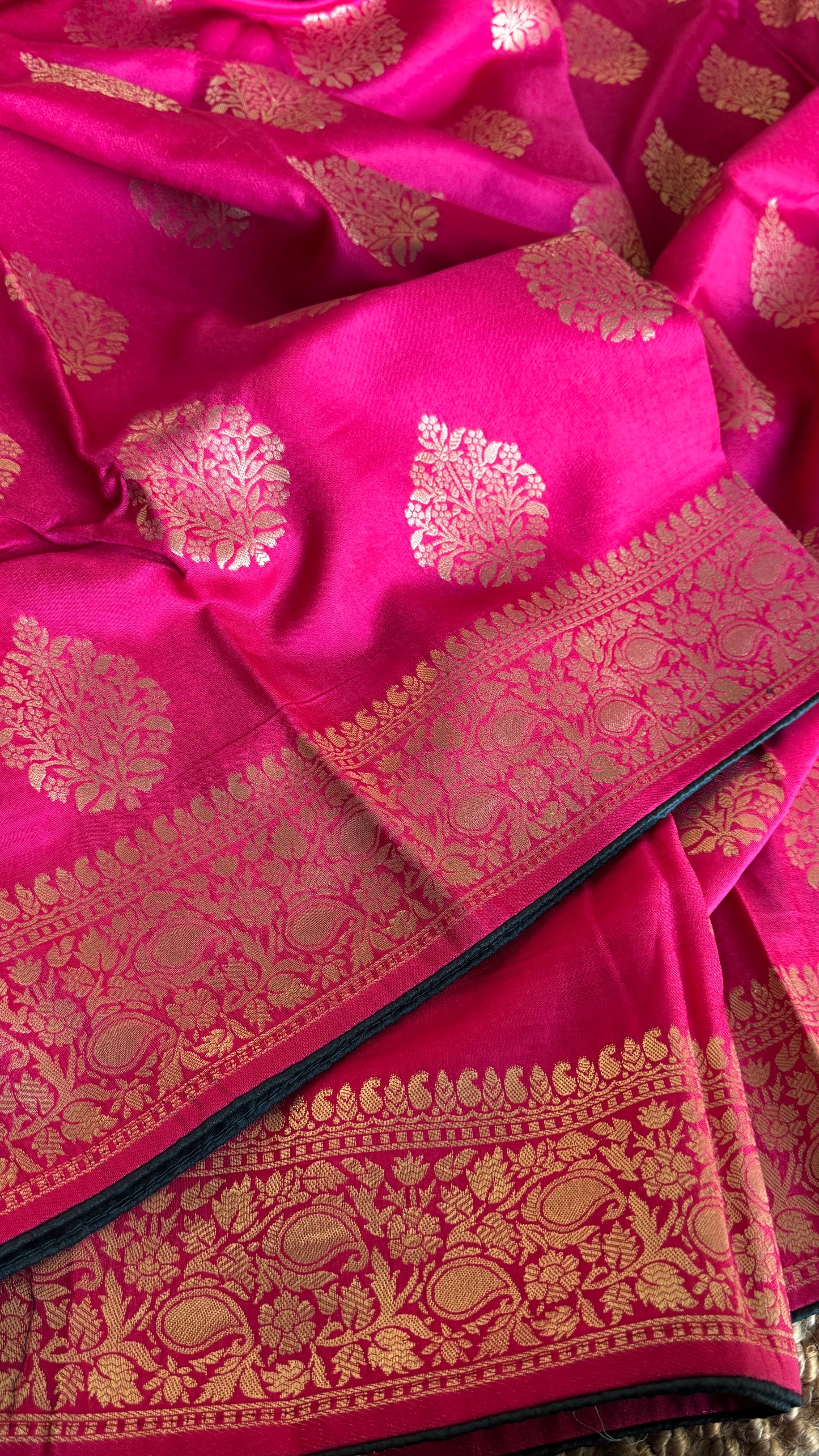 Munga Silk Banarasi Sarees -Hot Pink Elegance