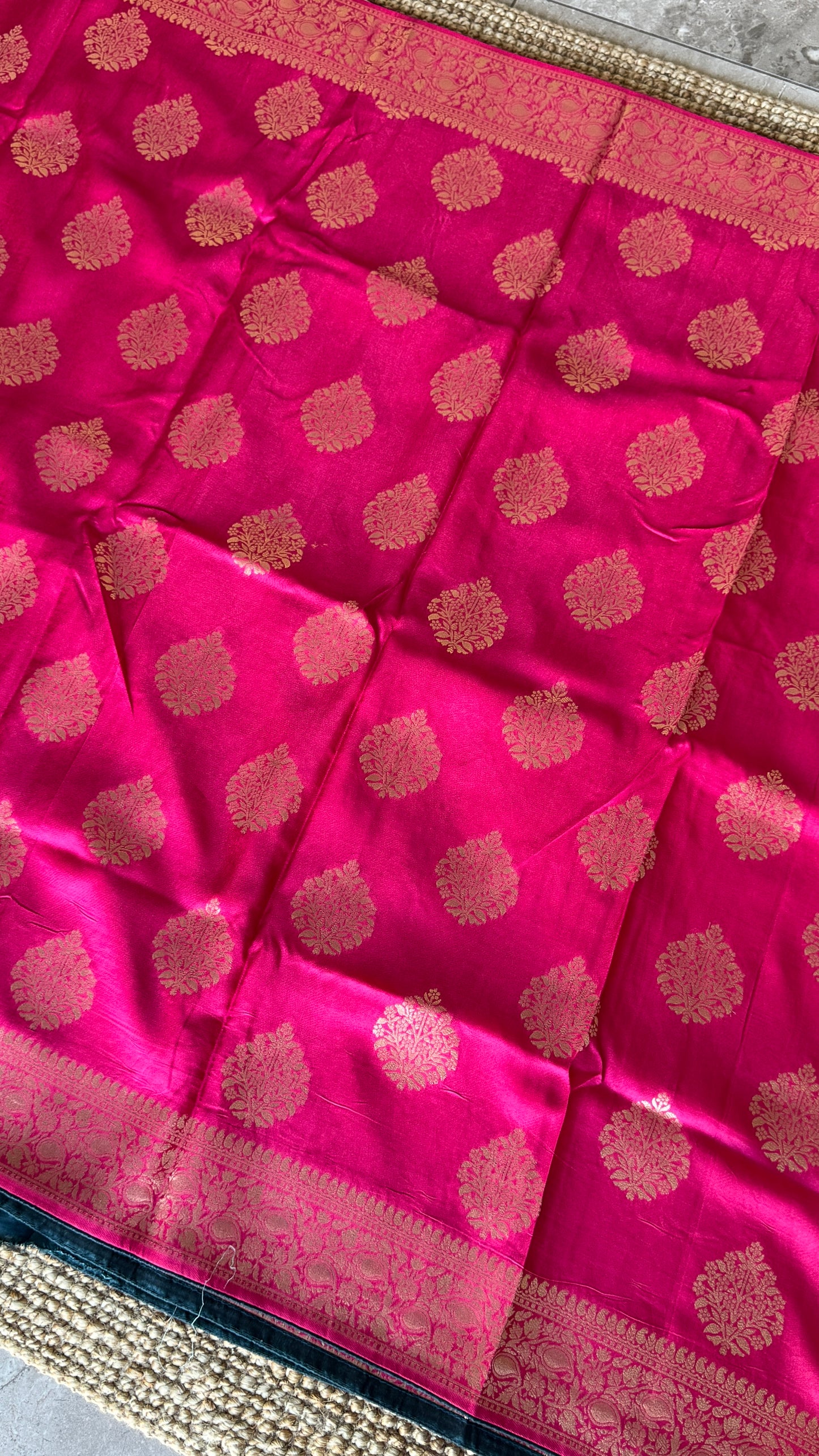Munga Silk Banarasi Sarees -Hot Pink Elegance
