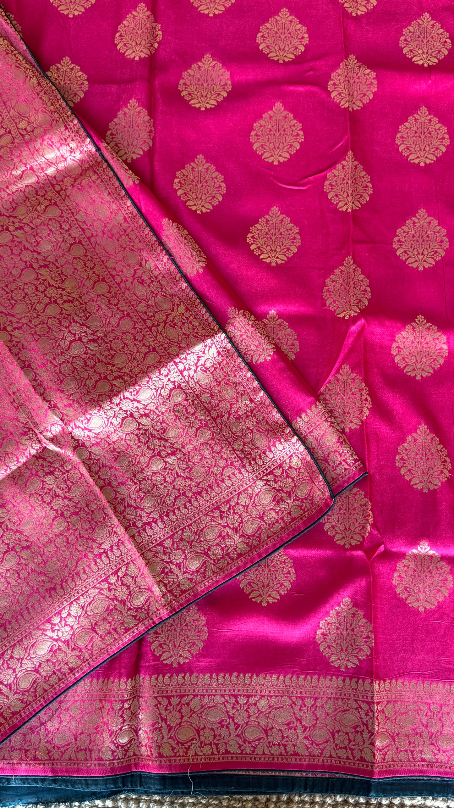 Munga Silk Banarasi Sarees -Hot Pink Elegance