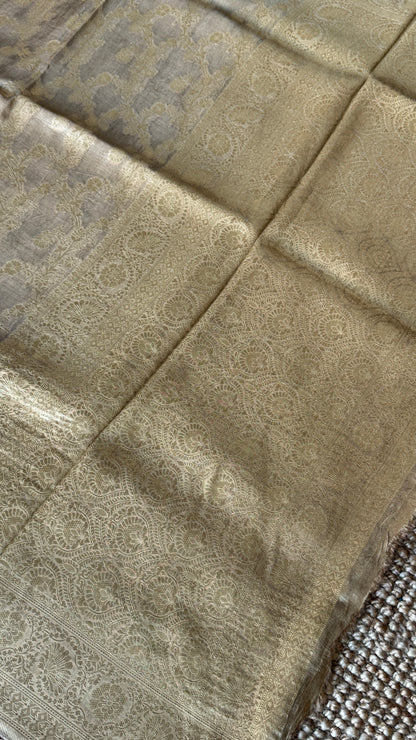 Munga Silk Banarasi Sarees - Subtle Gold Elegance