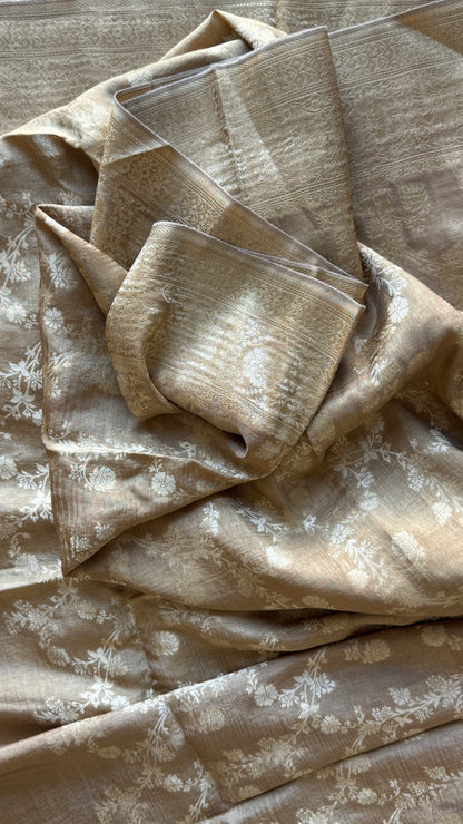 Munga Silk Banarasi Sarees - Subtle Gold Elegance