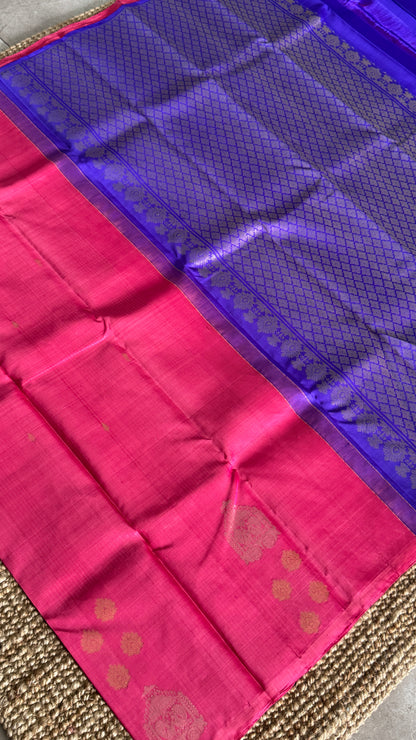 Kanchivaram Pure Silk Handloom Borderless Saree – Pink with Royal Blue Pallu