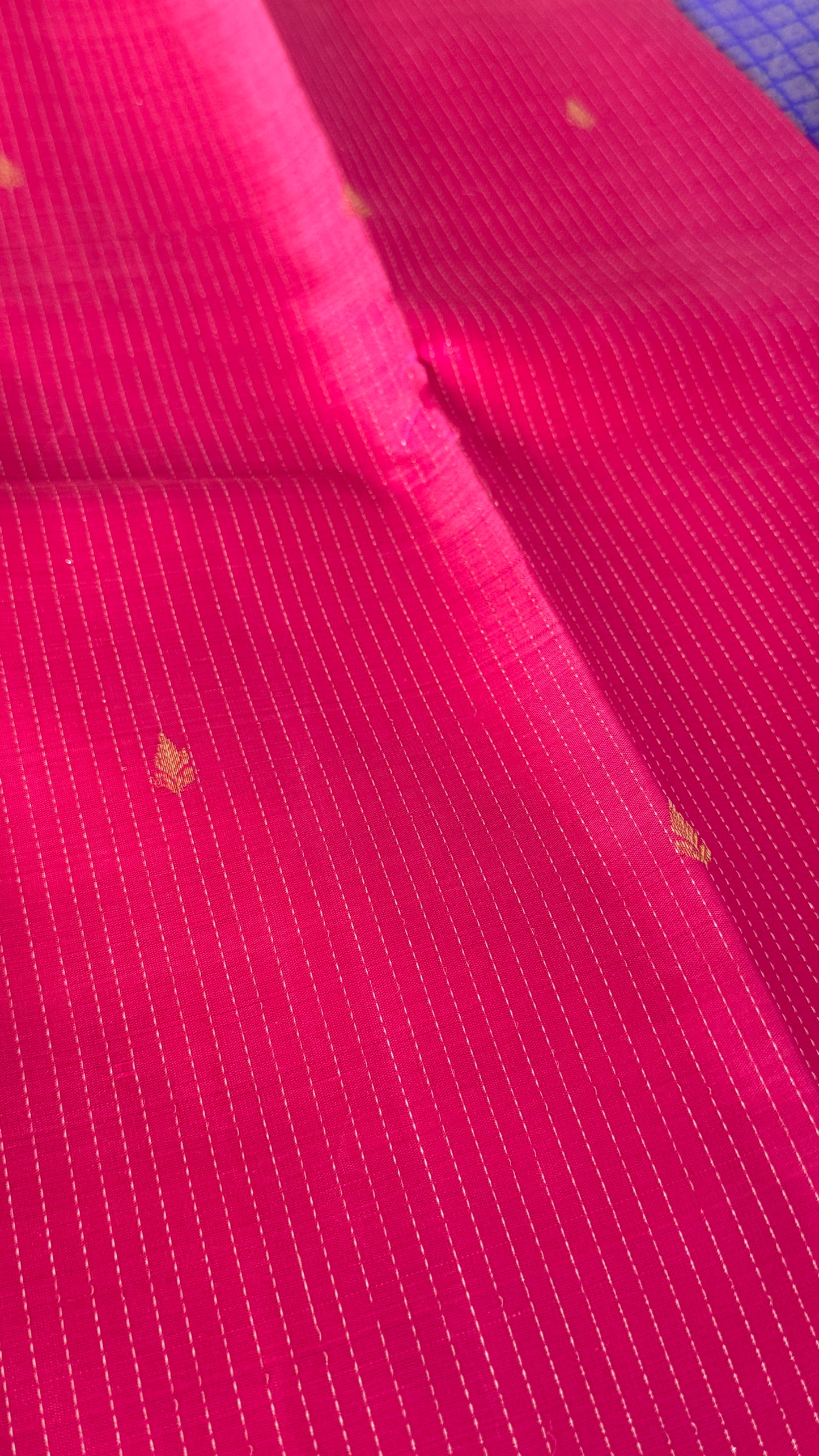 Kanchivaram Pure Silk Handloom Borderless Saree – Pink with Royal Blue Pallu