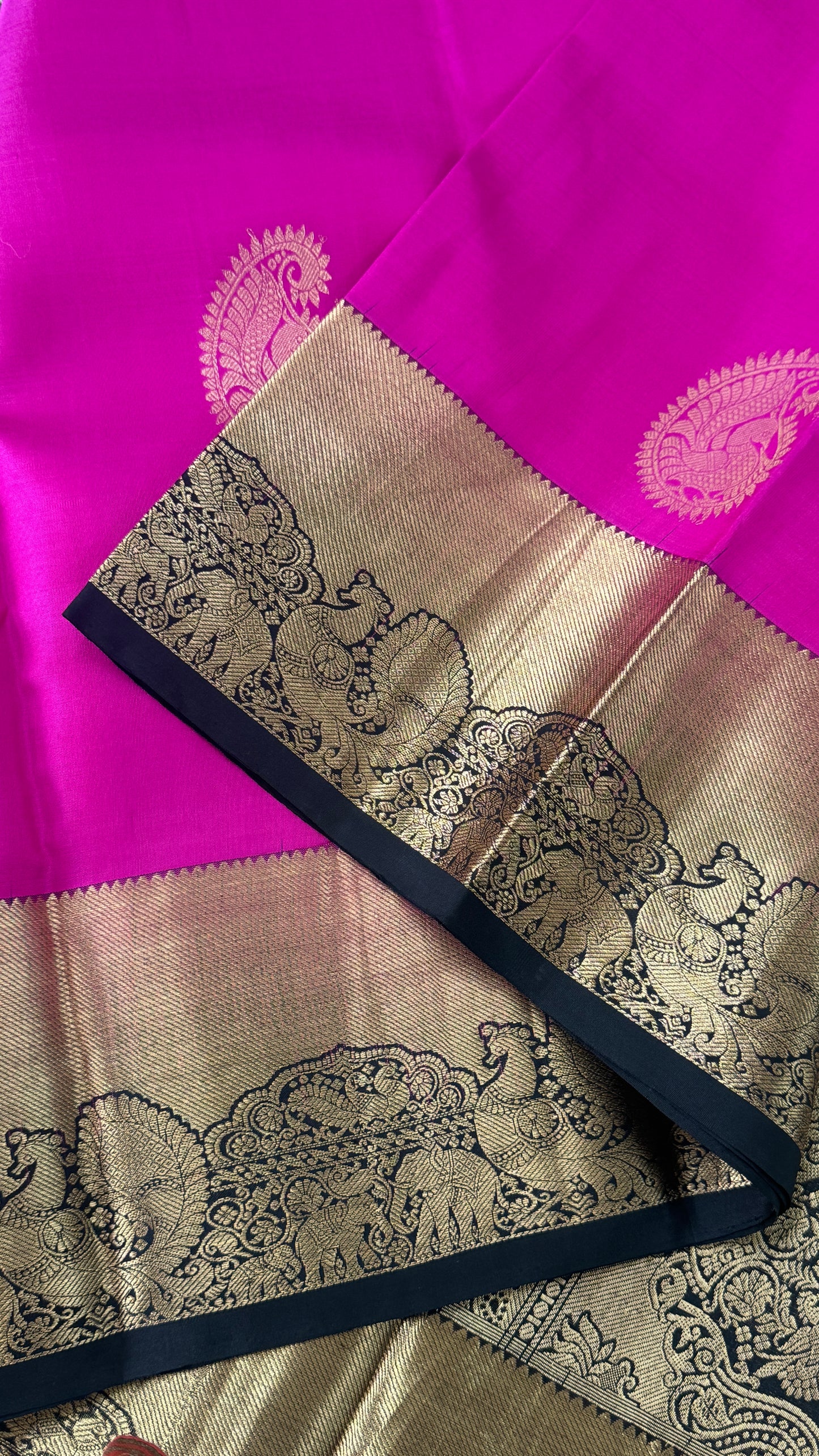 KANJIVARAM PURE SILK HANDLOOM SAREE in Pink with contrasting Black border