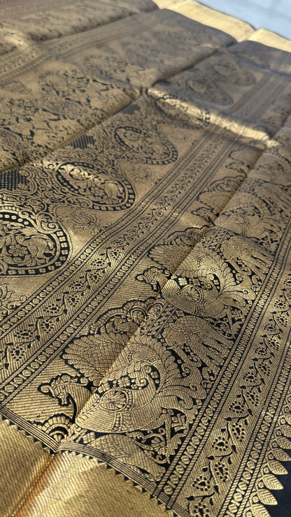 KANJIVARAM PURE SILK HANDLOOM SAREE in Pink with contrasting Black border