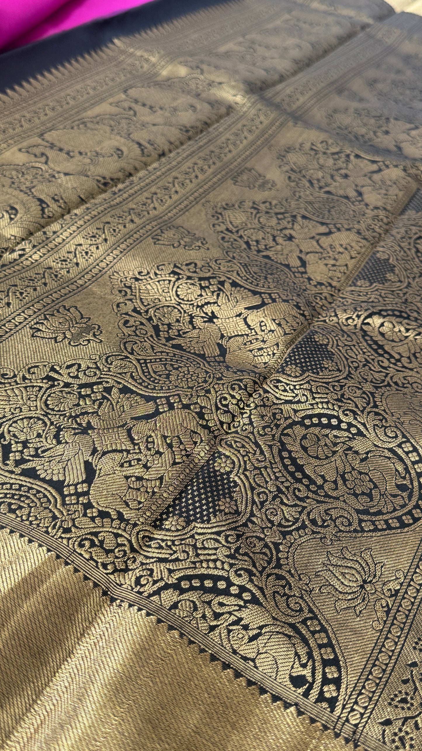 KANJIVARAM PURE SILK HANDLOOM SAREE in Pink with contrasting Black border