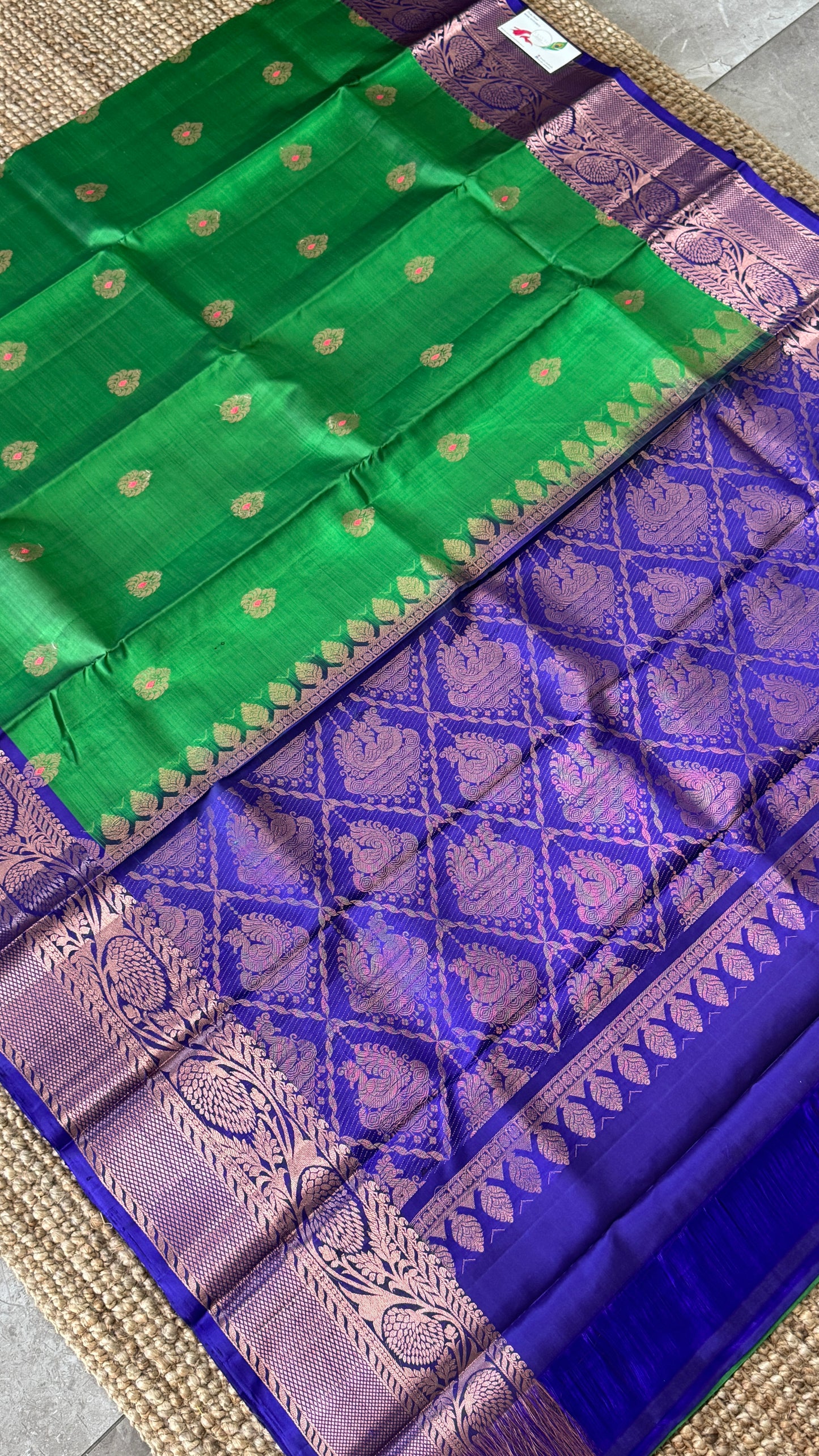 KANJIVARAM PURE SILK HANDLOOM SAREE in Green with Floral border in Royal Blue