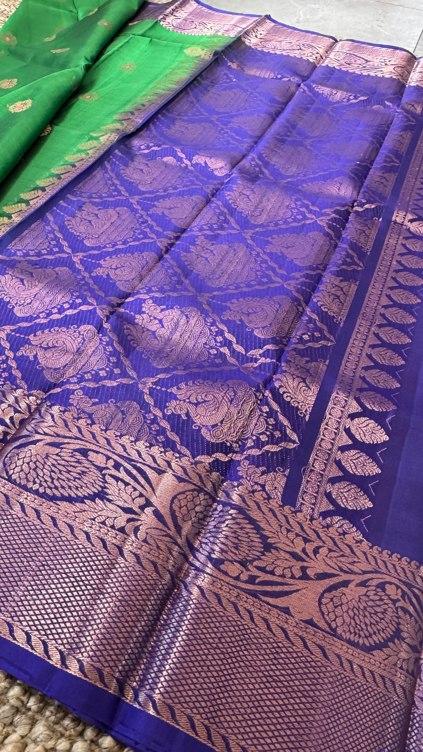 KANJIVARAM PURE SILK HANDLOOM SAREE in Green with Floral border in Royal Blue