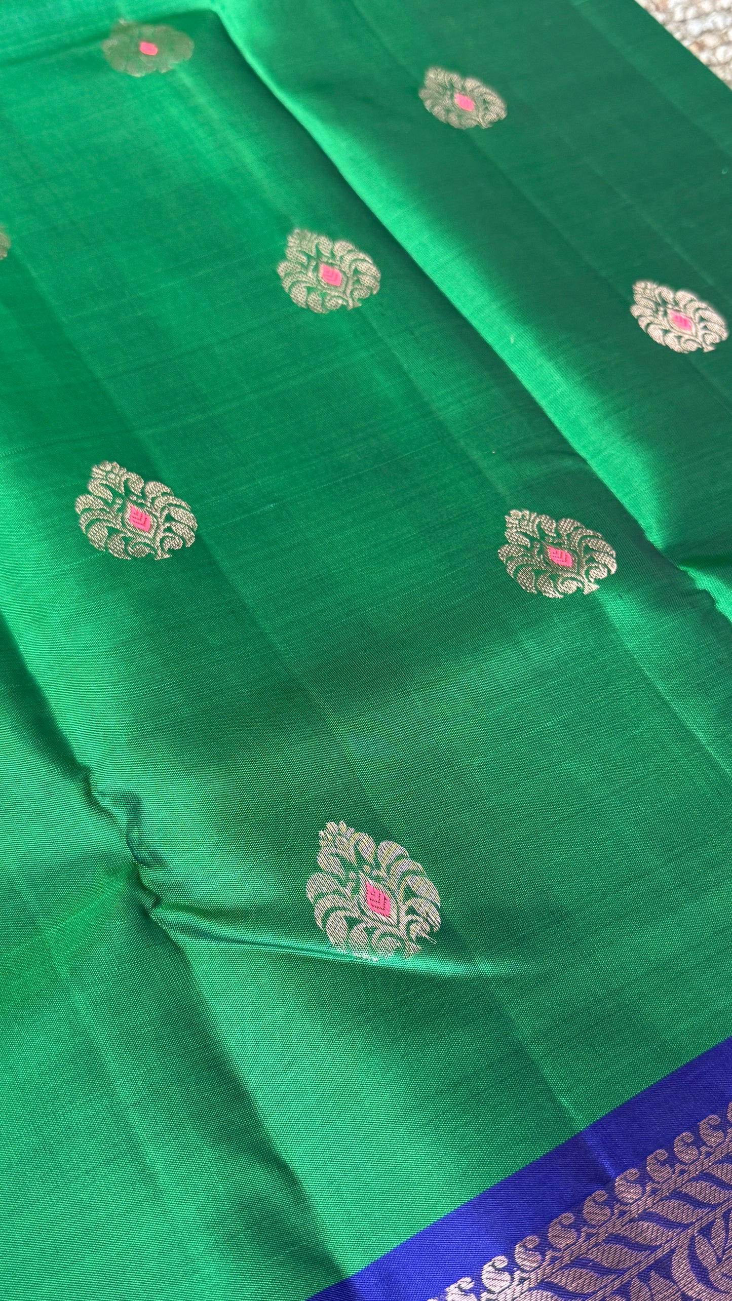 KANJIVARAM PURE SILK HANDLOOM SAREE in Green with Floral border in Royal Blue