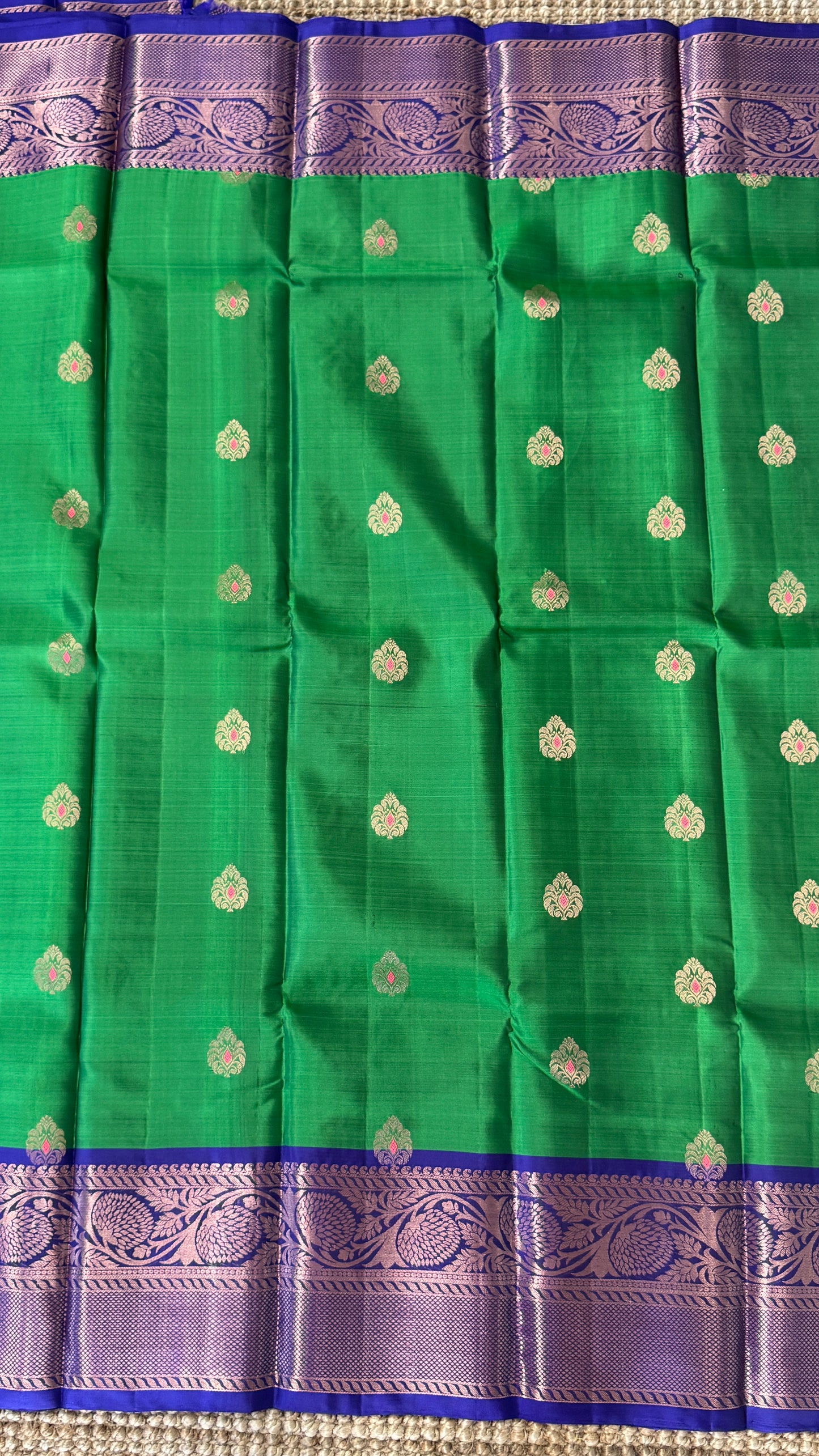 KANJIVARAM PURE SILK HANDLOOM SAREE in Green with Floral border in Royal Blue