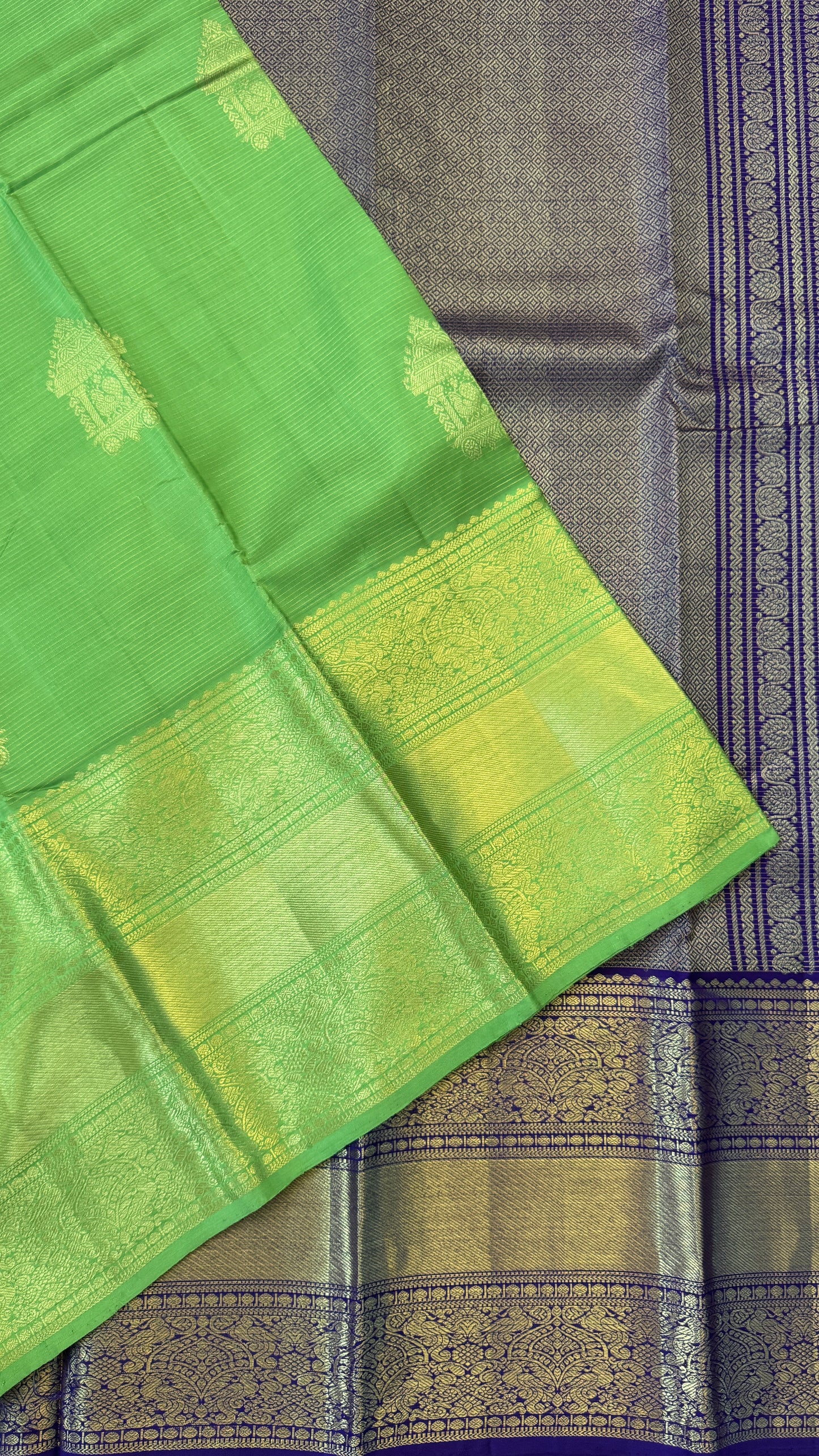 KANJIVARAM PURE SILK HANDLOOM SAREE – PARROT GREEN & PURPLE BORDER