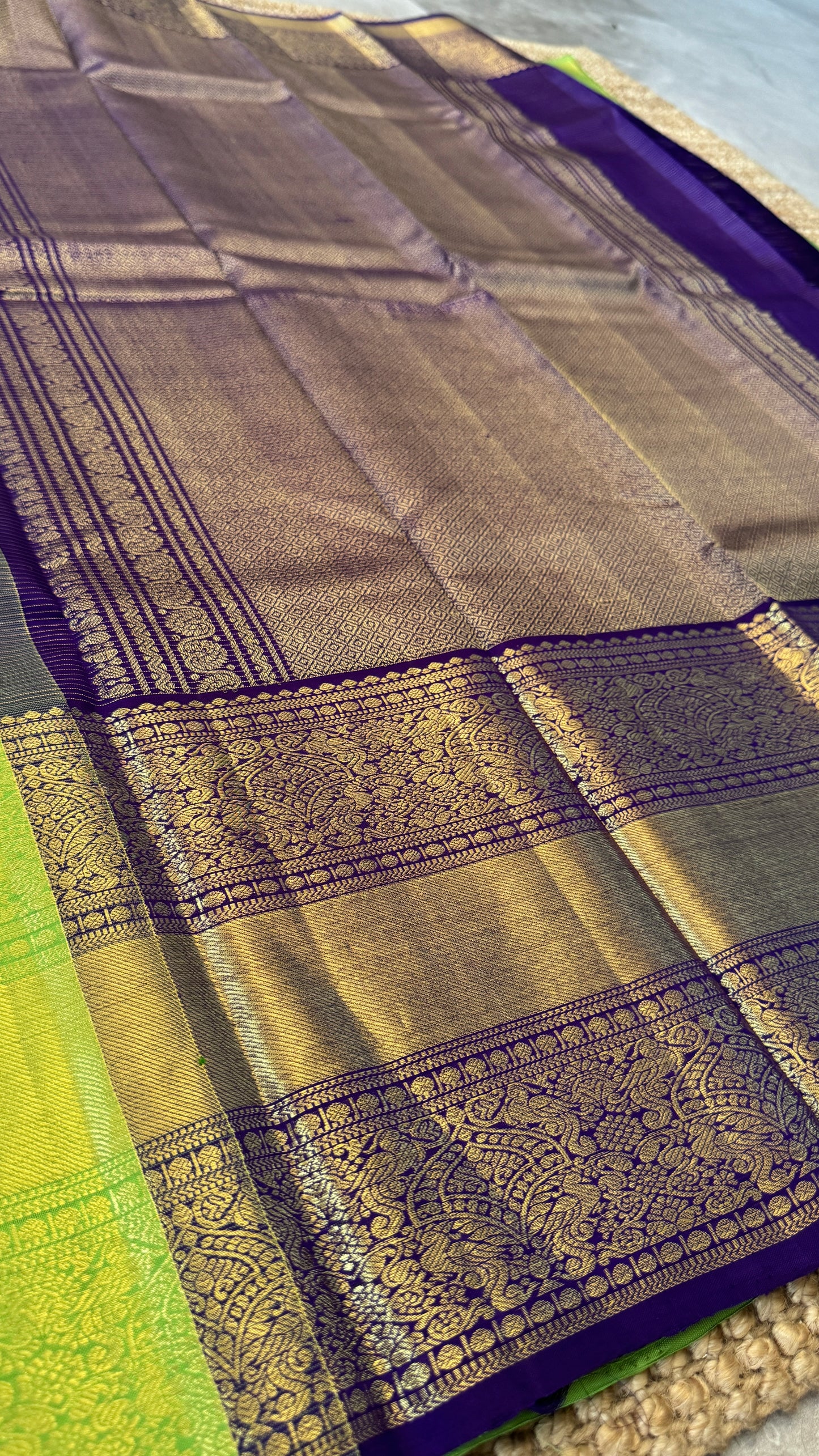 KANJIVARAM PURE SILK HANDLOOM SAREE – PARROT GREEN & PURPLE BORDER