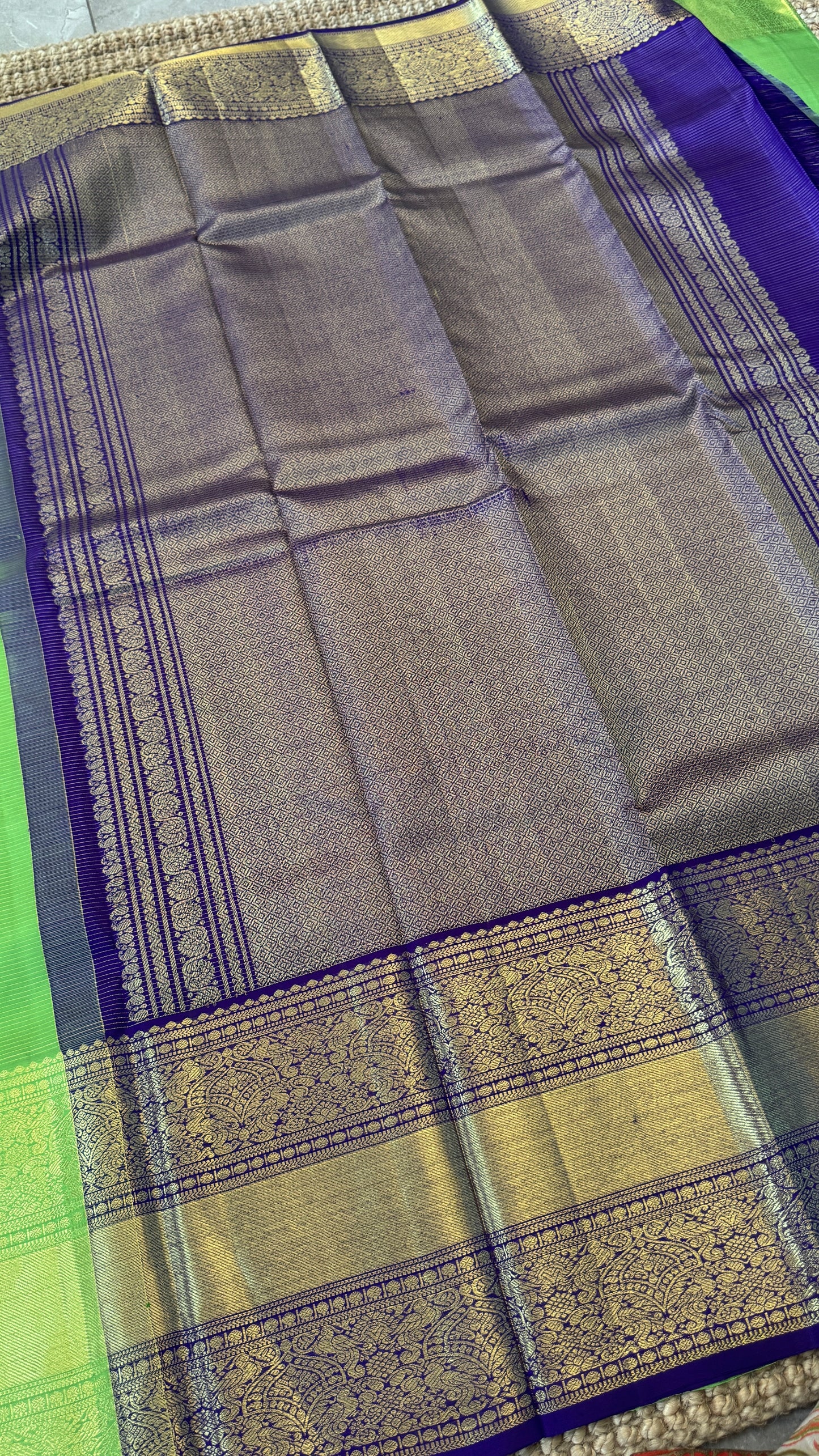 KANJIVARAM PURE SILK HANDLOOM SAREE – PARROT GREEN & PURPLE BORDER