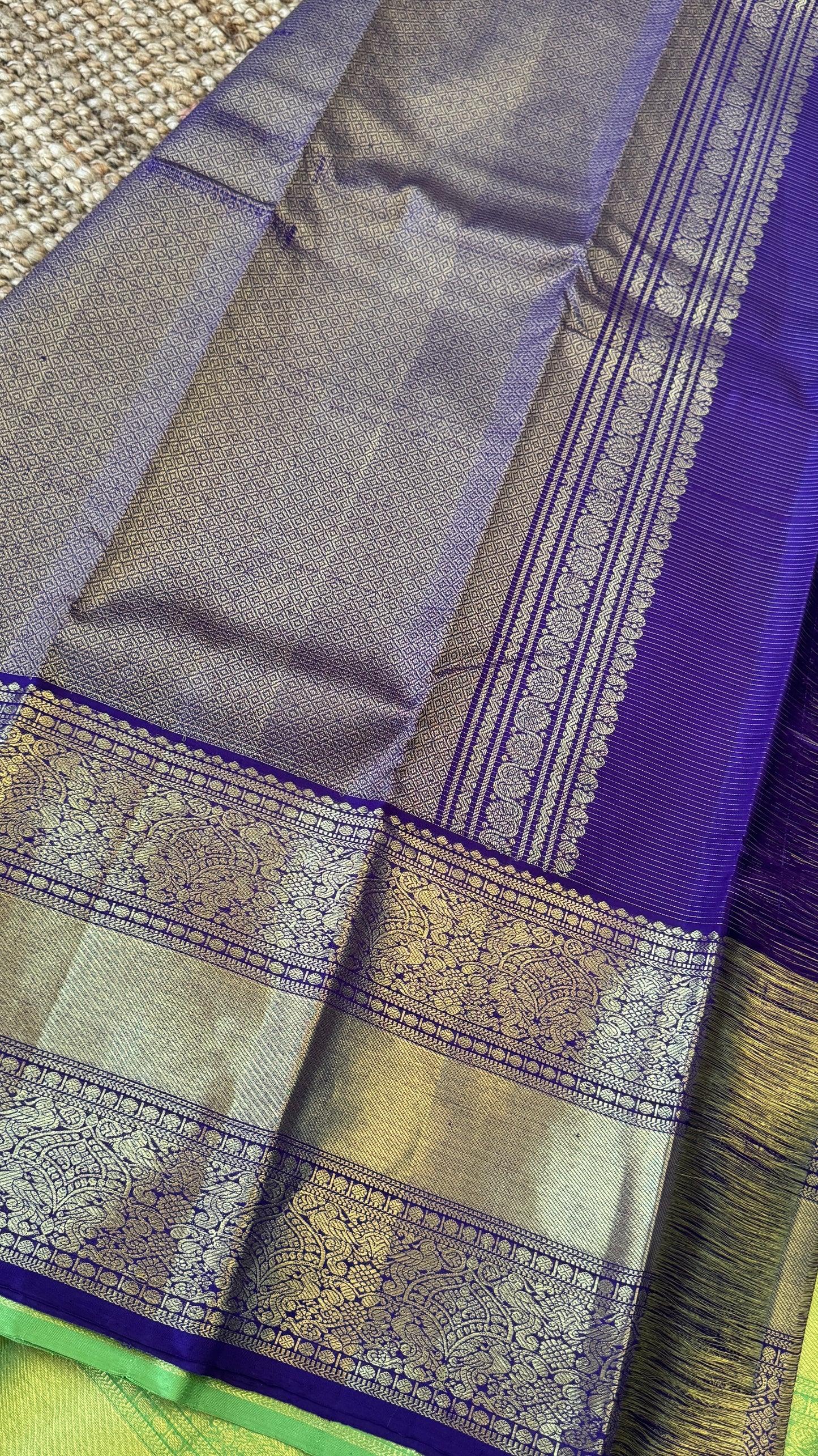 KANJIVARAM PURE SILK HANDLOOM SAREE – PARROT GREEN & PURPLE BORDER