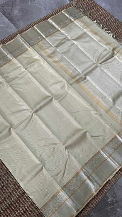 KANJIVARAM PURE SILK SAREE – Checkered Bridal Saree in Beige/Ivory Color