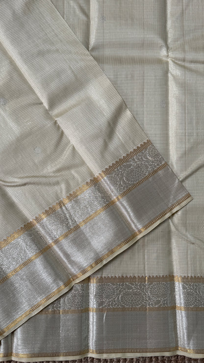 KANJIVARAM PURE SILK SAREE – Checkered Bridal Saree in Beige/Ivory Color