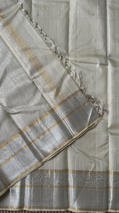 KANJIVARAM PURE SILK SAREE – Checkered Bridal Saree in Beige/Ivory Color