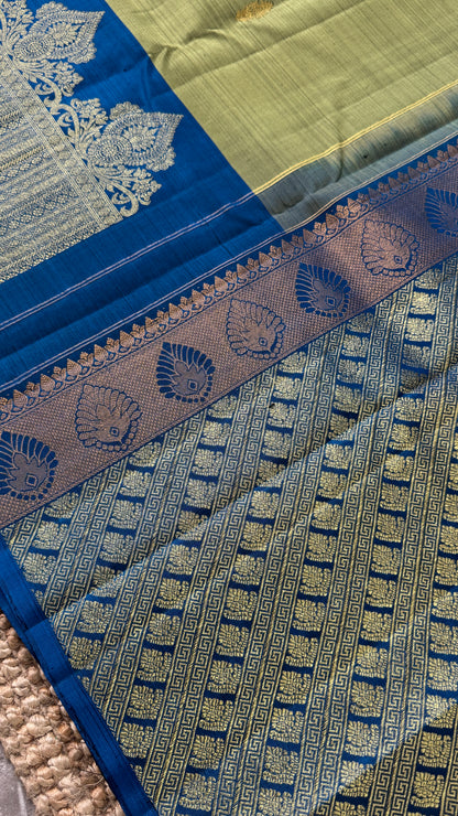 KANJIVARAM PURE SILK HANDLOOM SAREE – GREYISH GREEN WITH CONTRAST BLUE PALLU