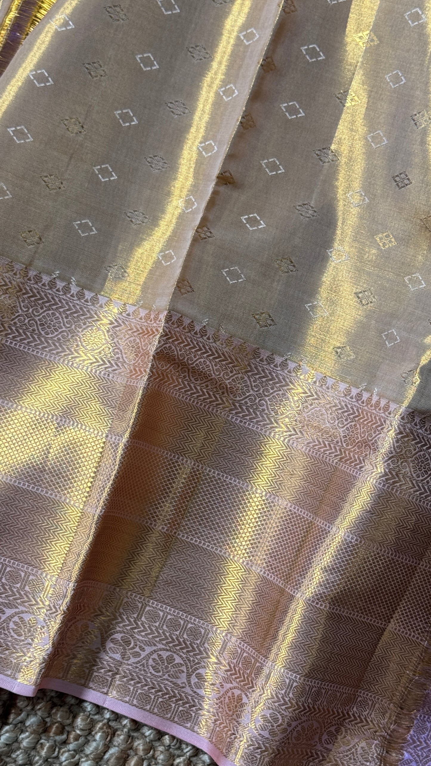 PURE TISSUE KANJIVARAM SILK HANDLOOM SAREE – LIGHT GOLD WITH PEACH BORDER