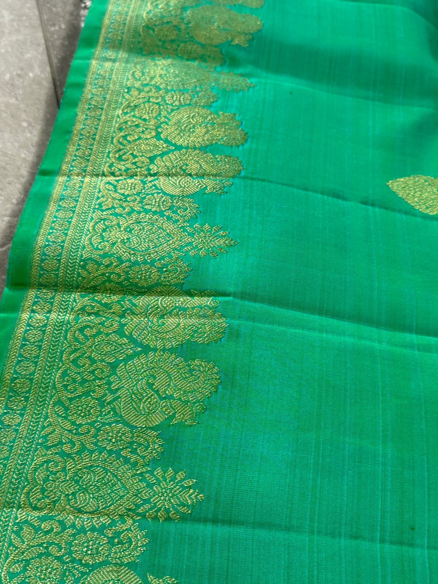 KANJIVARAM PURE SILK SAREE – Rama Green with Turning Border