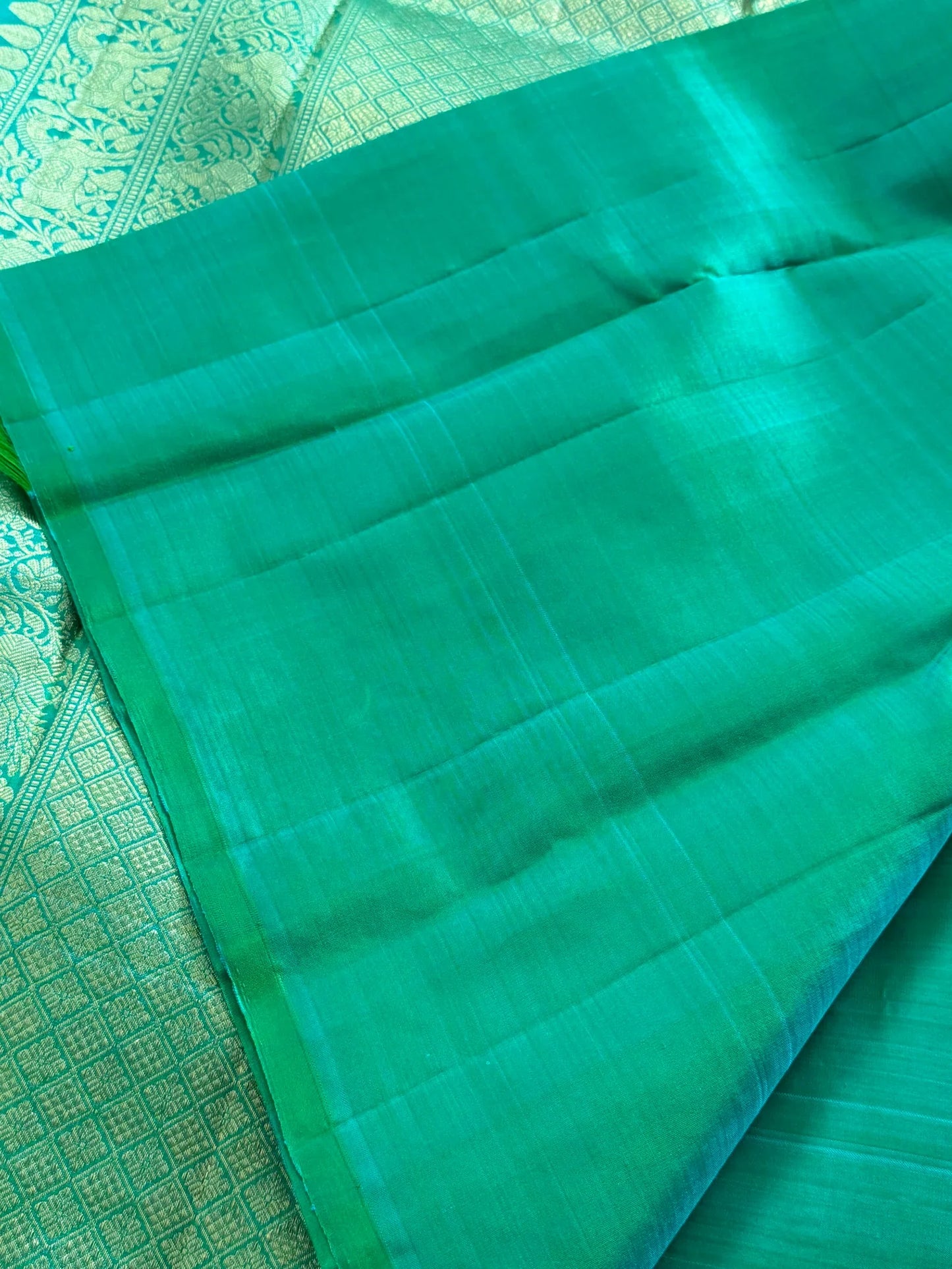 KANJIVARAM PURE SILK SAREE – Rama Green with Turning Border
