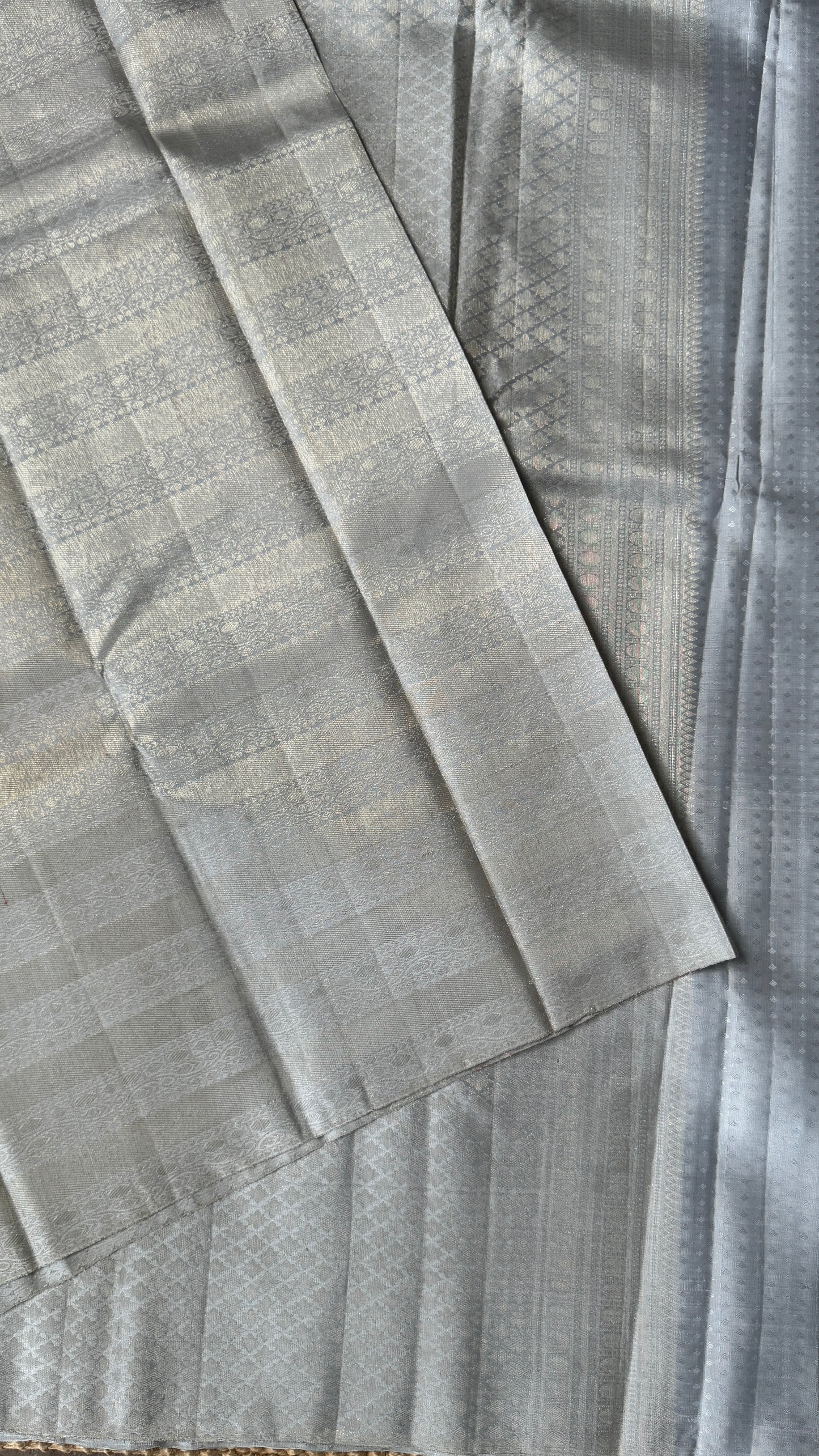 Pure Kanchivaram Silk Saree – Silver Grey Elegance Woven in Tradition