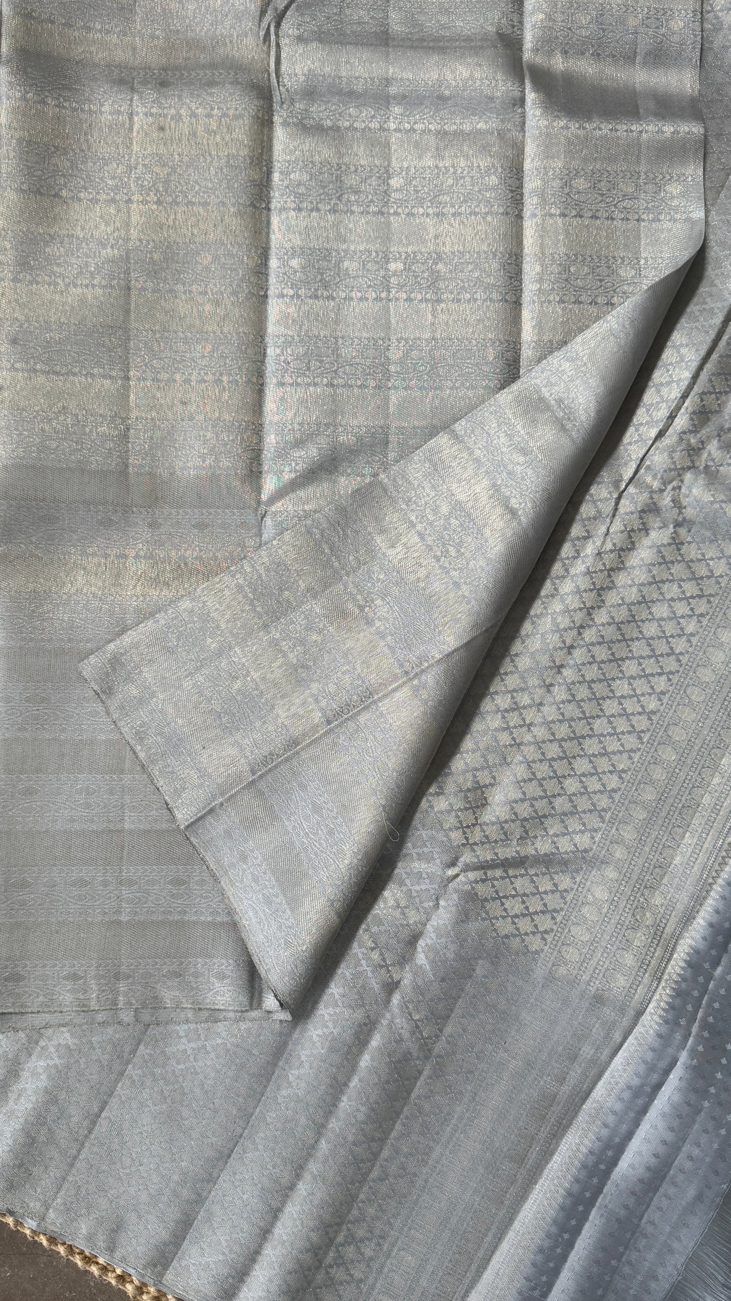 Pure Kanchivaram Silk Saree – Silver Grey Elegance Woven in Tradition
