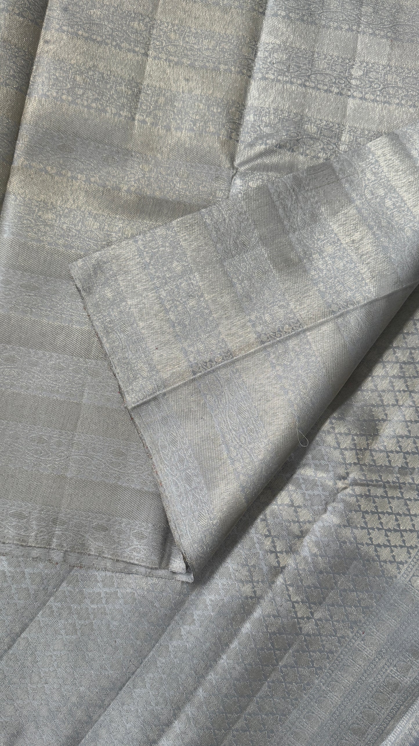 Pure Kanchivaram Silk Saree – Silver Grey Elegance Woven in Tradition