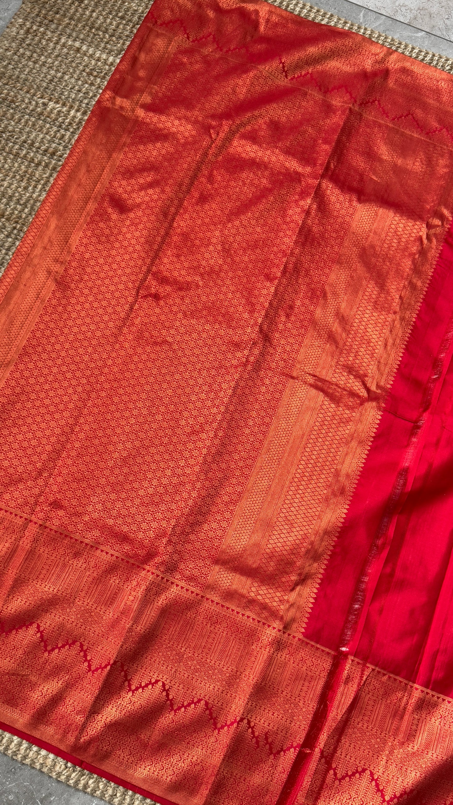 Bridal KANJIVARAM PURE SILK HANDLOOM SAREE in White and Deep Red