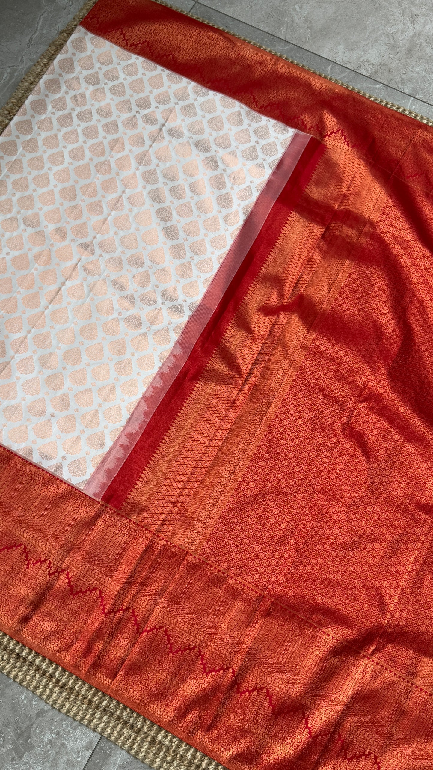 Bridal KANJIVARAM PURE SILK HANDLOOM SAREE in White and Deep Red