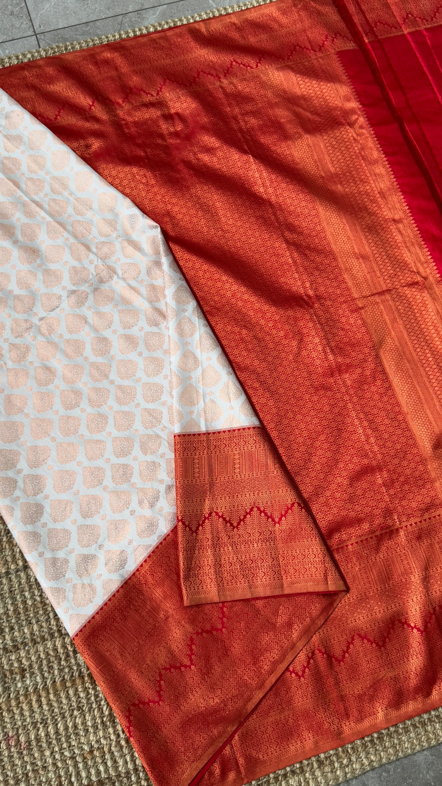 Bridal KANJIVARAM PURE SILK HANDLOOM SAREE in White and Deep Red