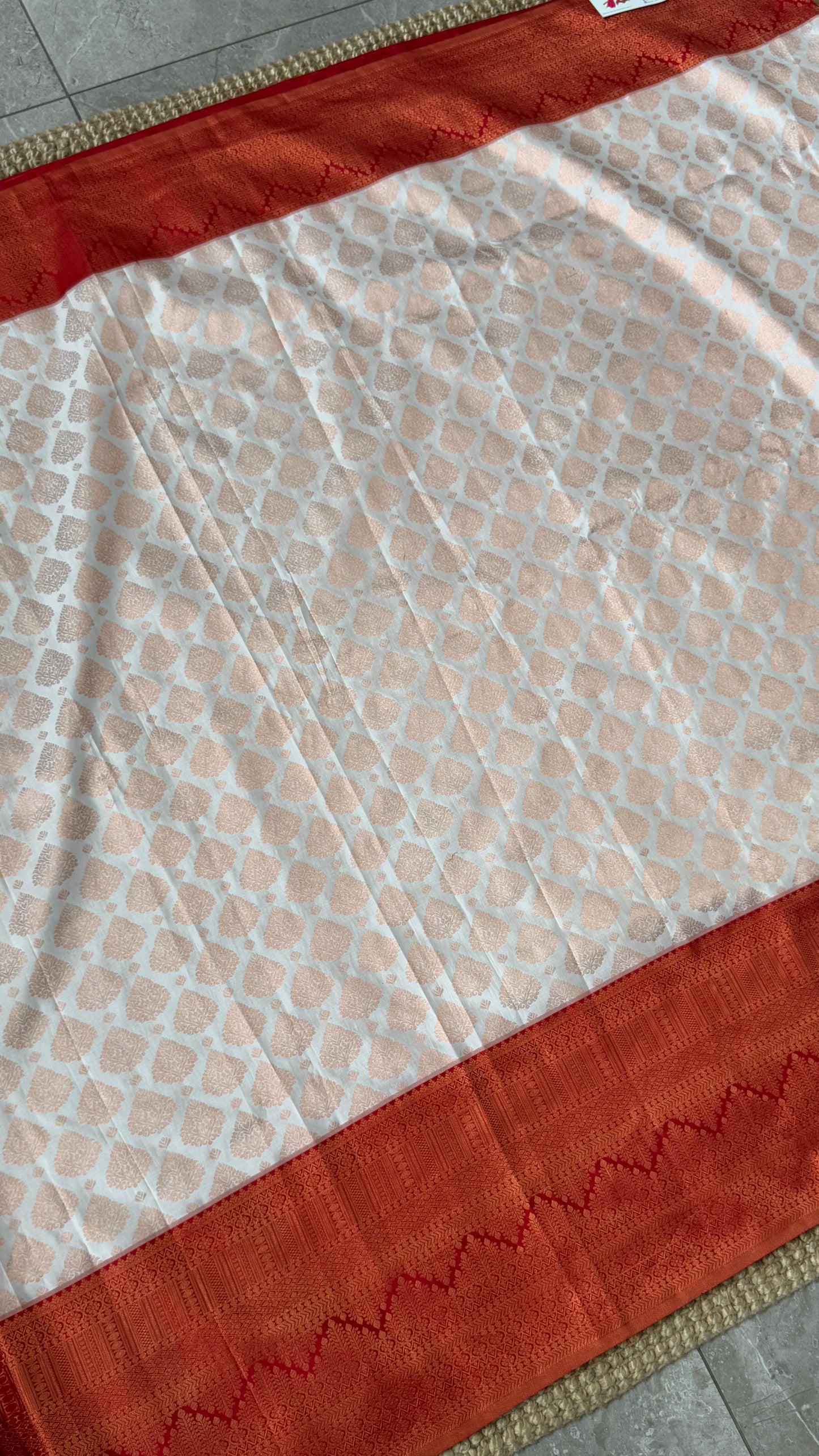 Bridal KANJIVARAM PURE SILK HANDLOOM SAREE in White and Deep Red