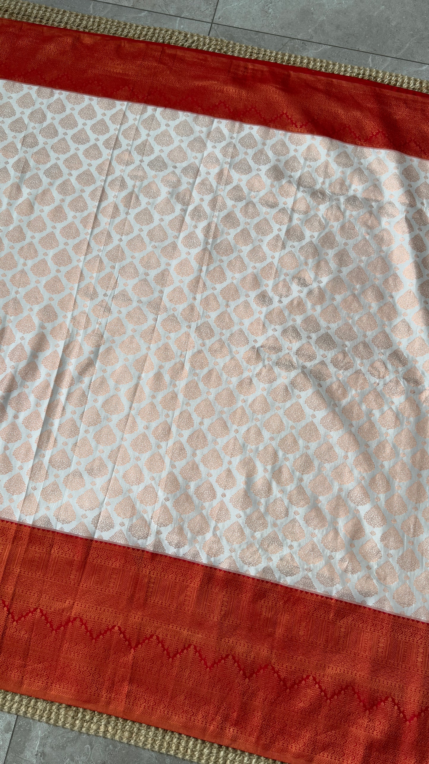 Bridal KANJIVARAM PURE SILK HANDLOOM SAREE in White and Deep Red