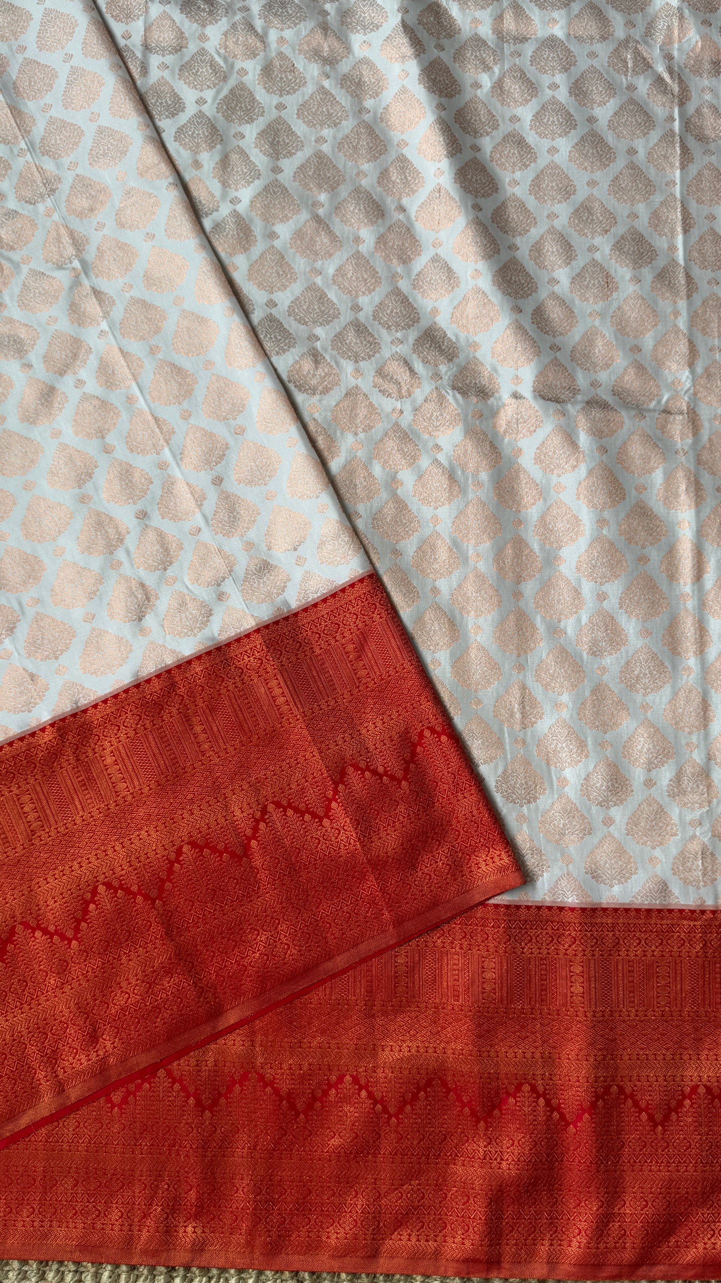 Bridal KANJIVARAM PURE SILK HANDLOOM SAREE in White and Deep Red