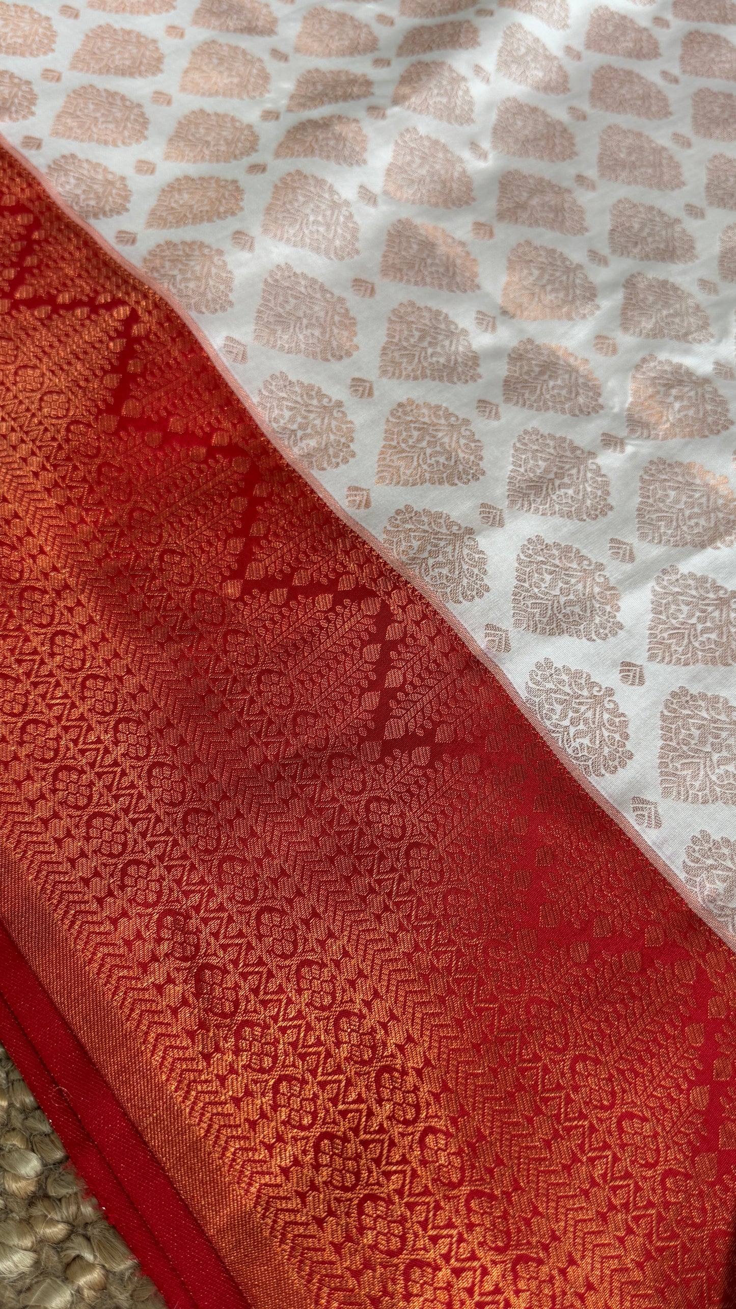 Bridal KANJIVARAM PURE SILK HANDLOOM SAREE in White and Deep Red