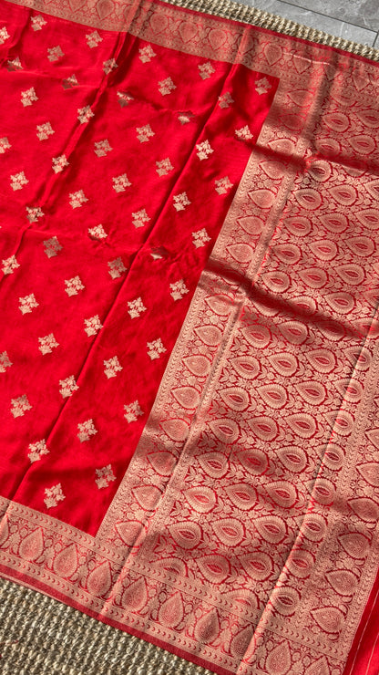 Elegant Georgette Crepe Silk Saree with Antique Gold Banarasi Borders - Red
