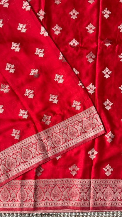 Elegant Georgette Crepe Silk Saree with Antique Gold Banarasi Borders - Red