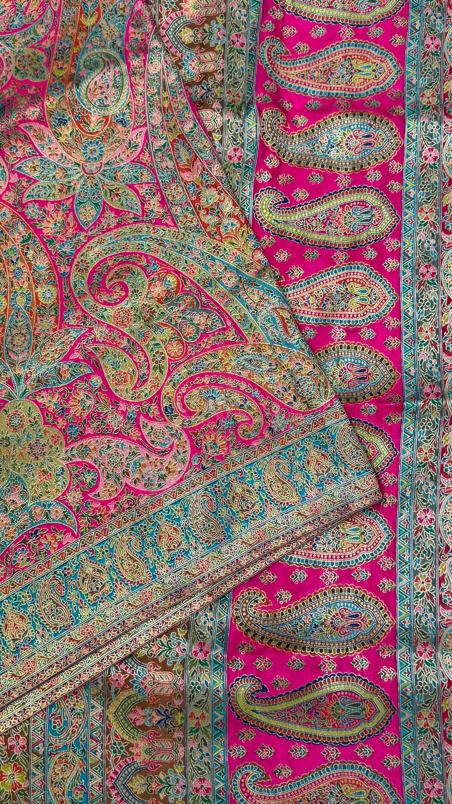 A Kashmiri Pashmina Banarasi Handwoven Floral Saree - Pink