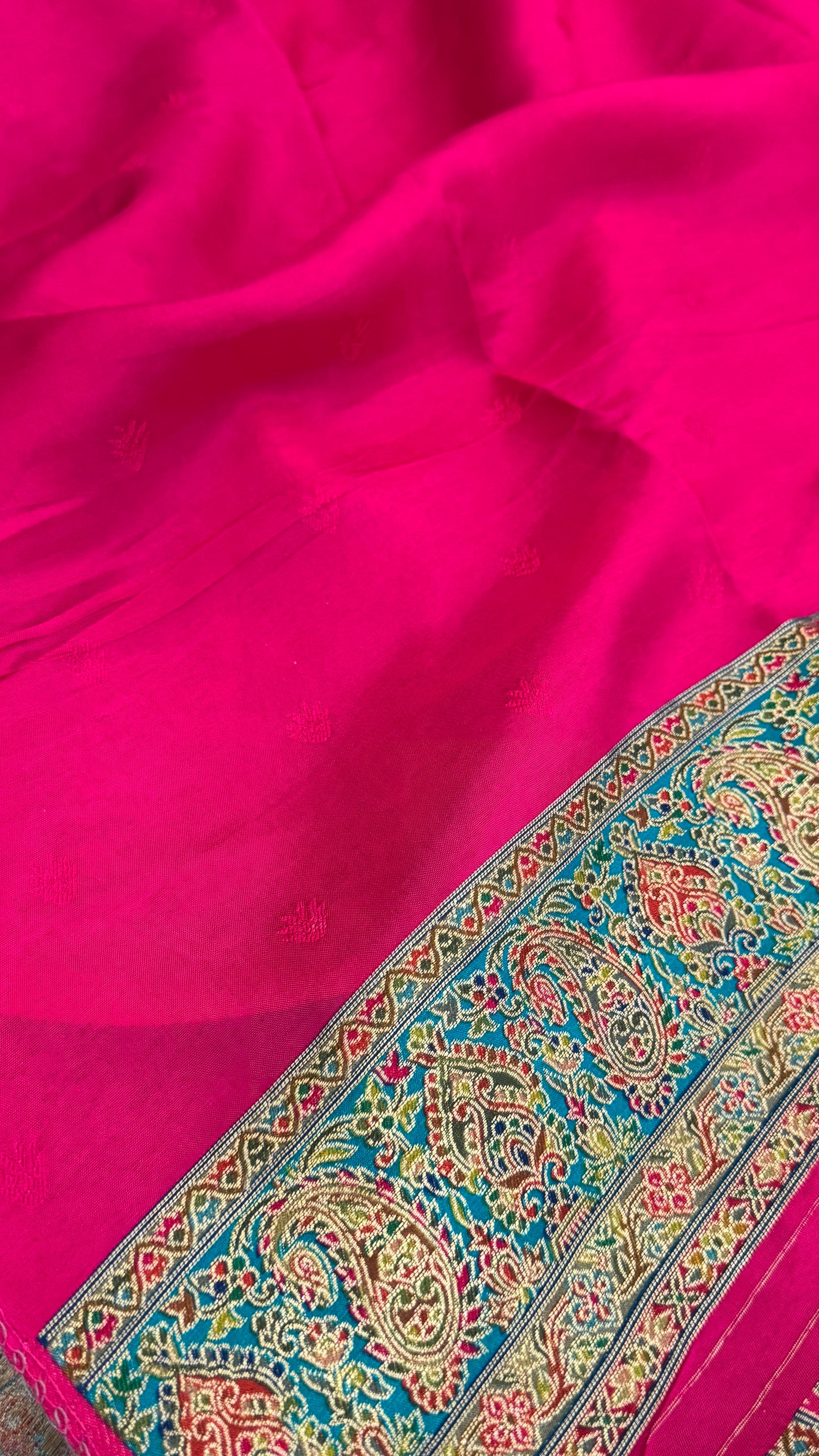 A Kashmiri Pashmina Banarasi Handwoven Floral Saree - Pink